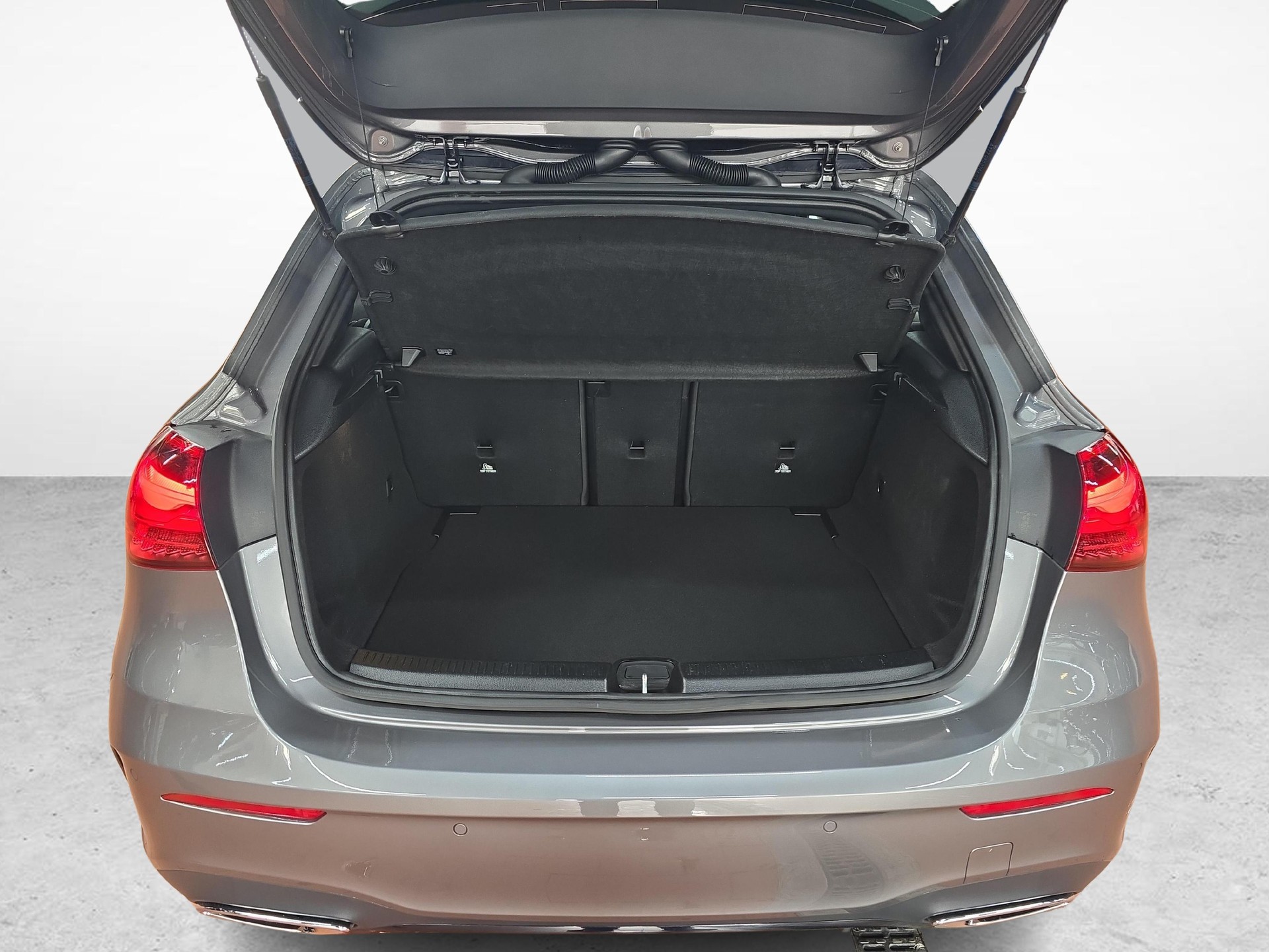 MERCEDES-BENZ A 180 Night Star AMG Line-image-9