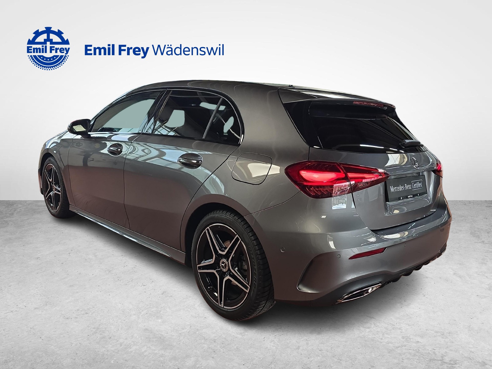 MERCEDES-BENZ A 180 Night Star AMG Line-showroom-element-2