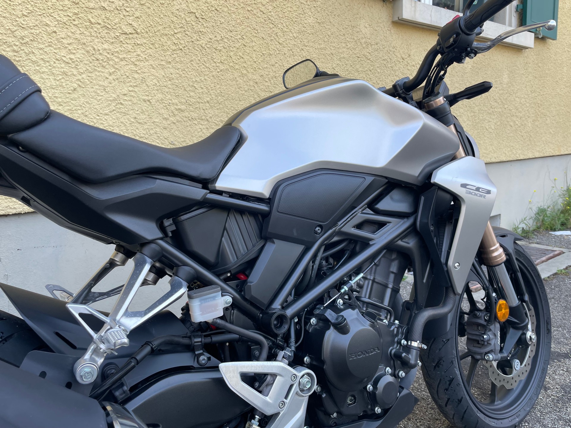 HONDA CB 300 R-image-4