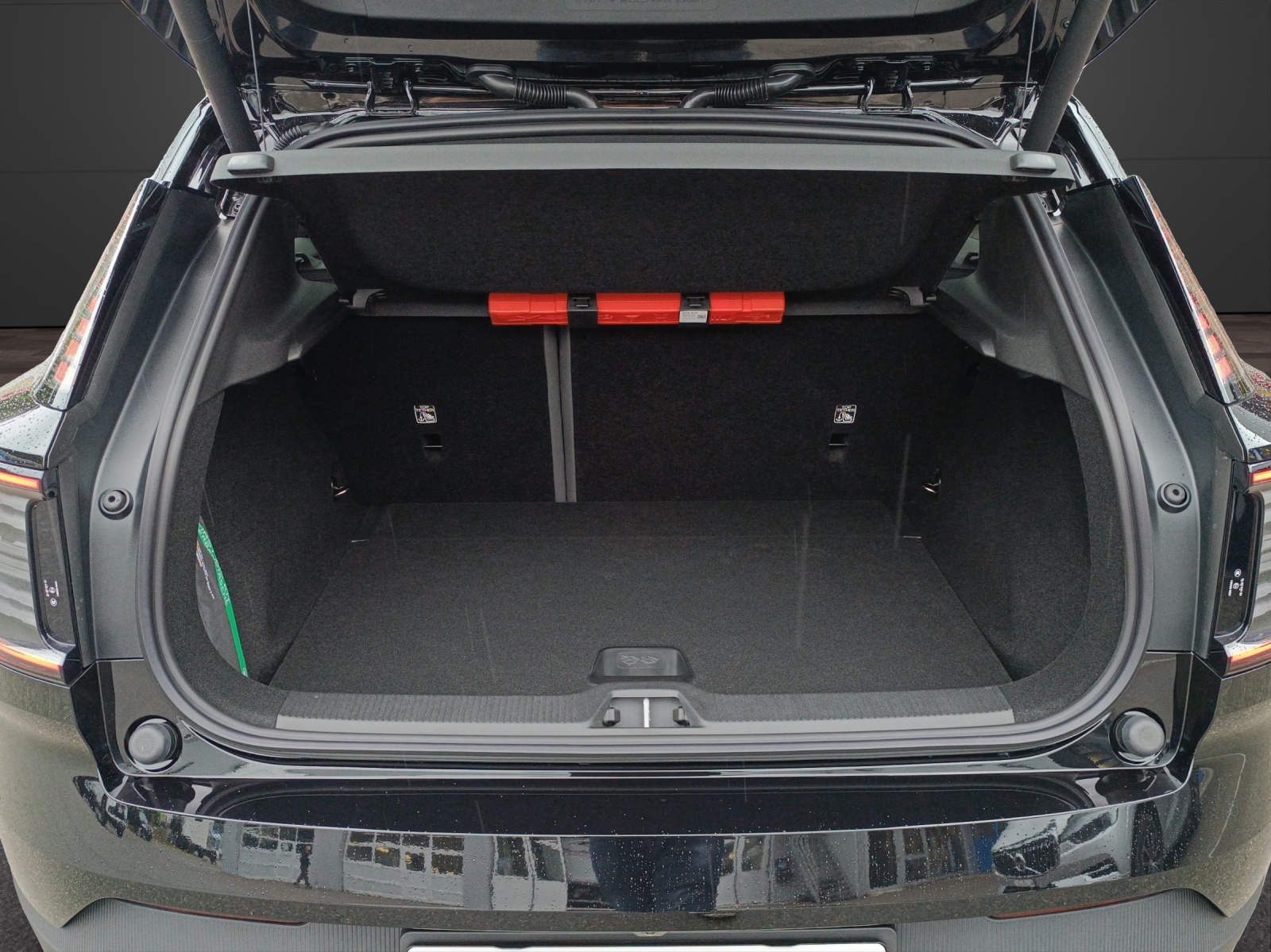 VOLVO EX30 E60 Twin Ultra Performance Sw. Black Ed. AWD-image-15