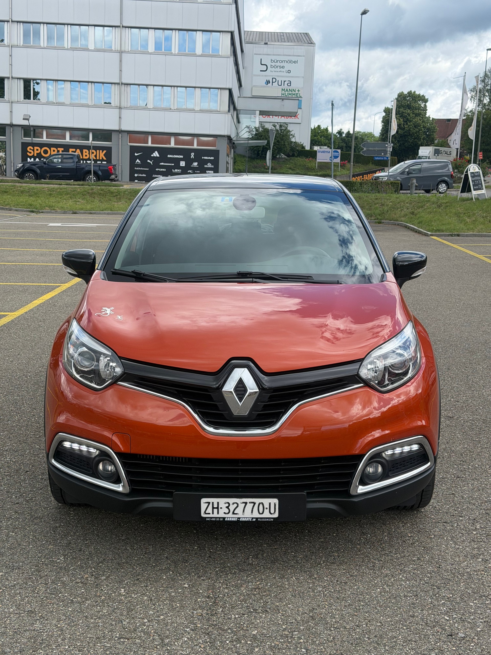 RENAULT Captur 1.2 T 16V Privilège EDC-image-1