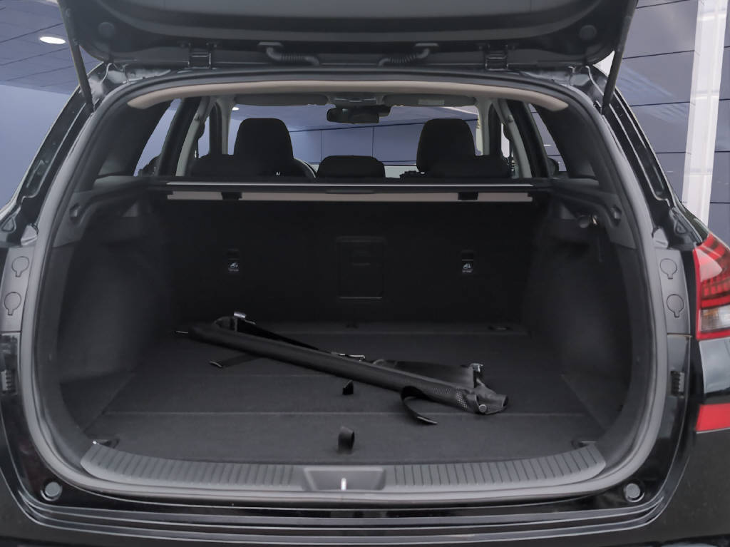 HYUNDAI i30 Wagon 1.5 T-GDi Amplia-image-12