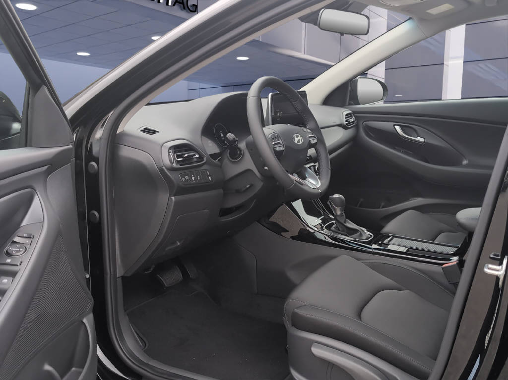 HYUNDAI i30 Wagon 1.5 T-GDi Amplia-image-9