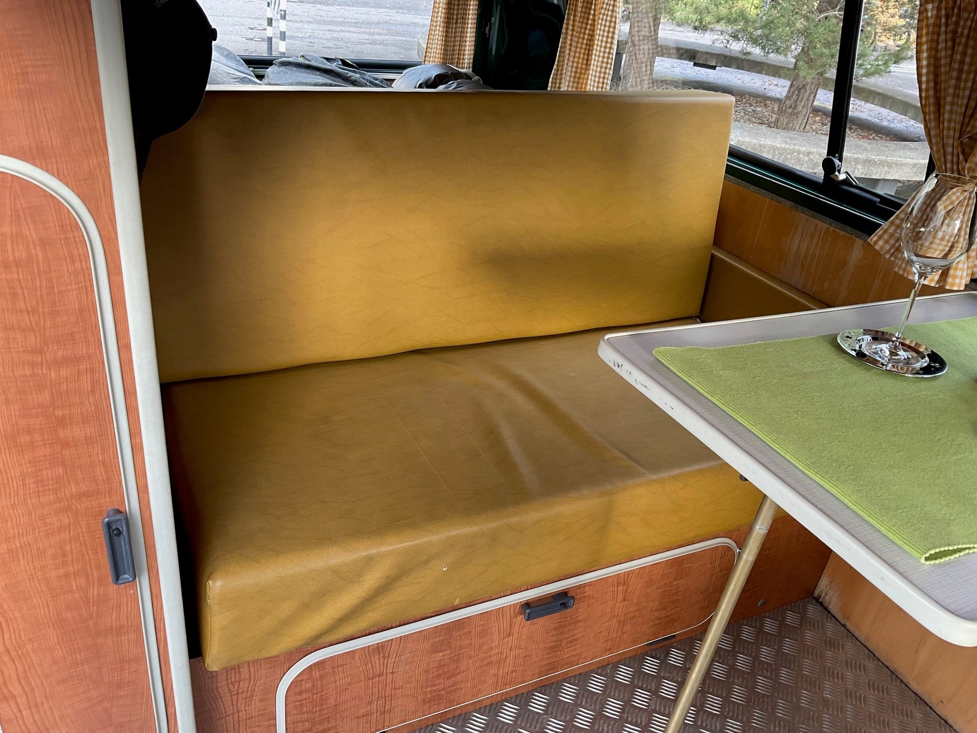 VW Westfalia (Veteranenfahrzeug)-image-7
