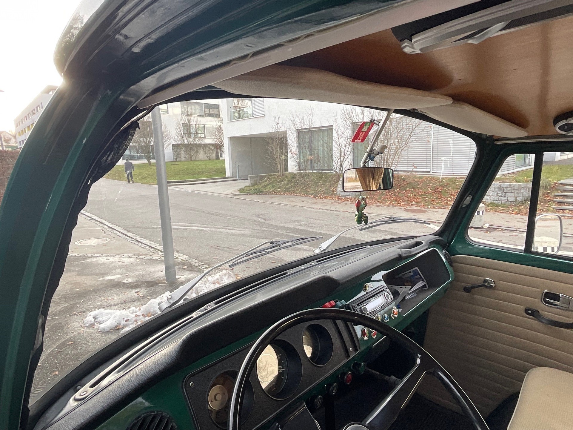 VW Westfalia (Veteranenfahrzeug)-image-11