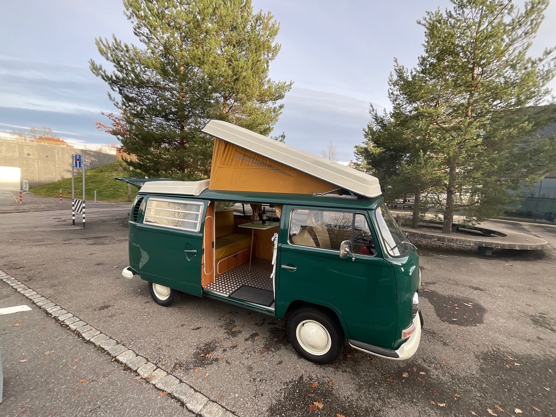 VW Westfalia (Veteranenfahrzeug)-image-1