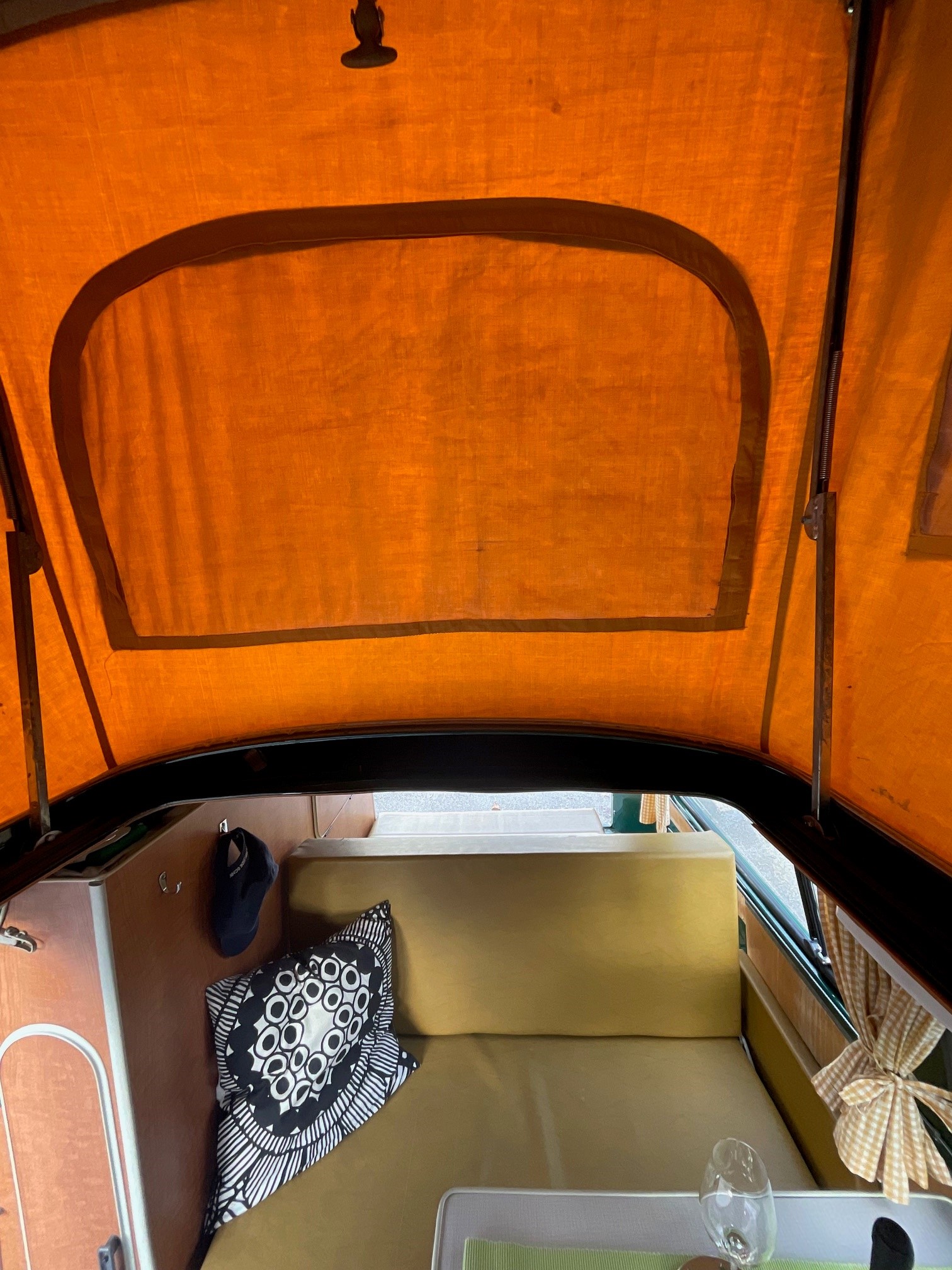 VW Westfalia (Veteranenfahrzeug)-image-8