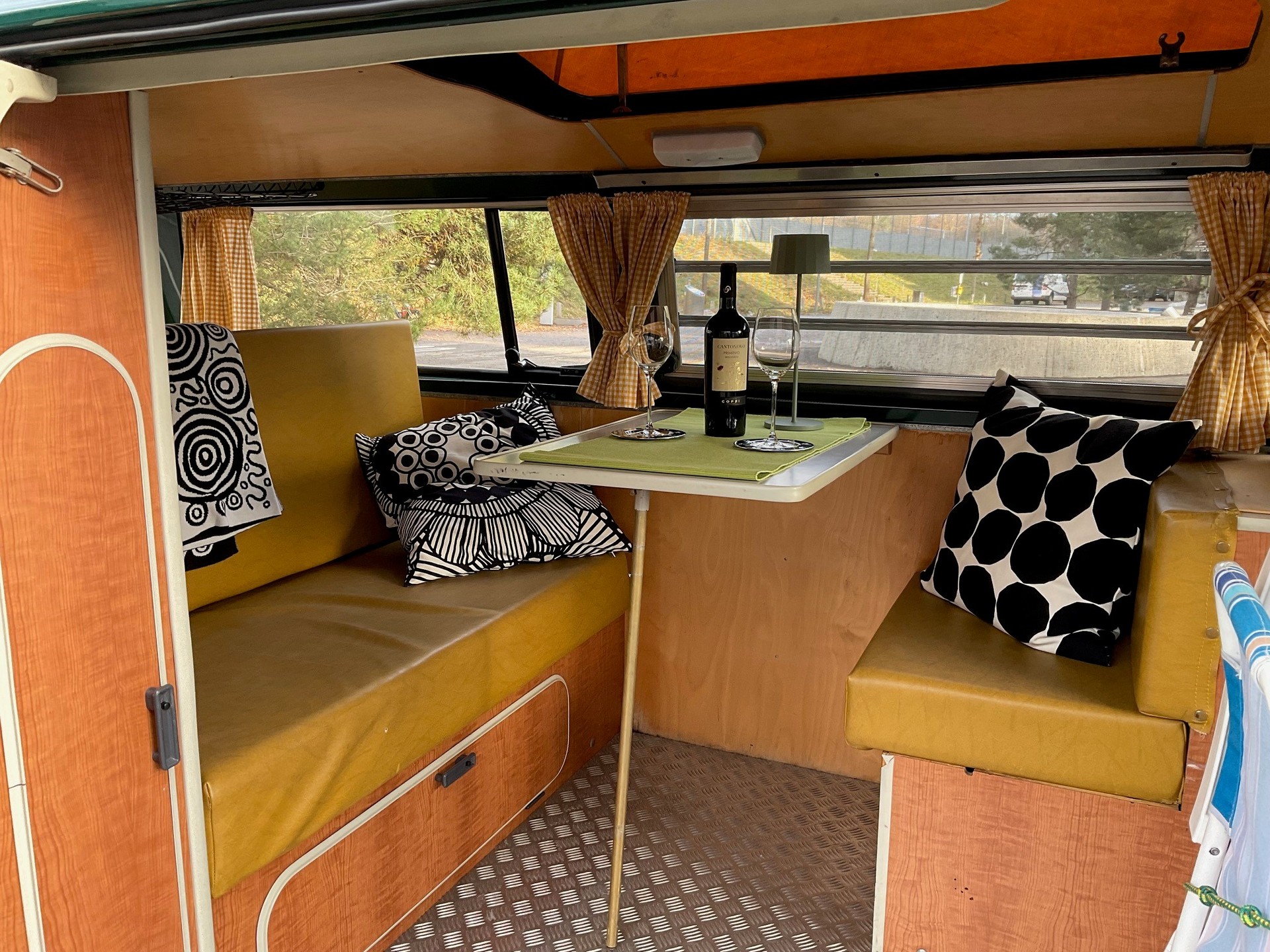 VW Westfalia (Veteranenfahrzeug)-image-5