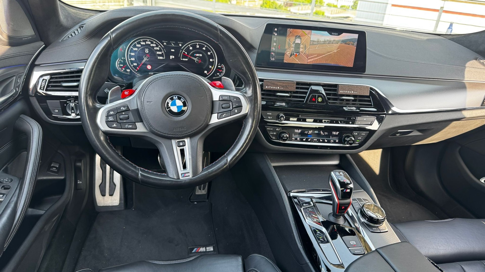 BMW Competition xDrive-image-10