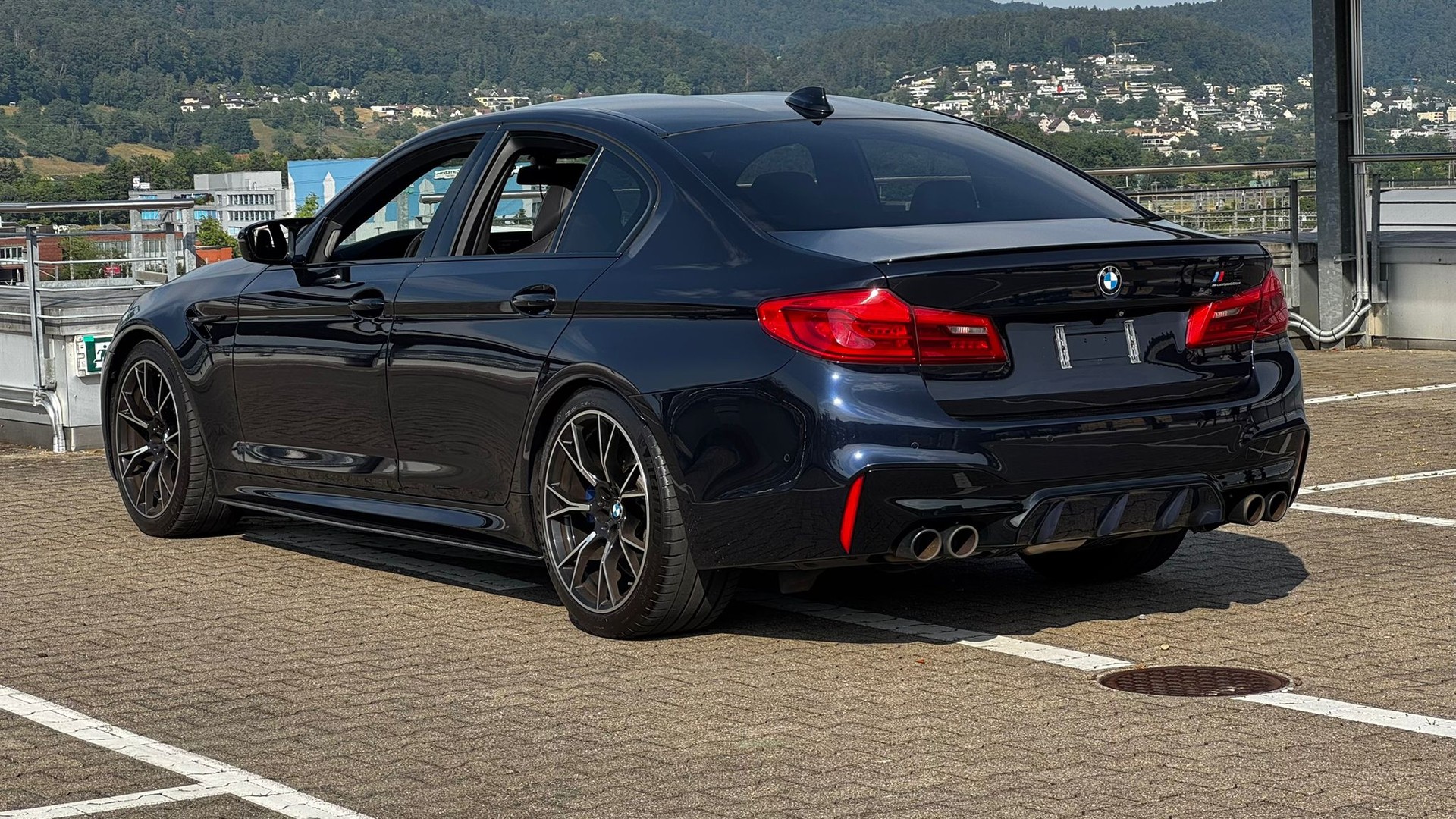 BMW Competition xDrive-image-4