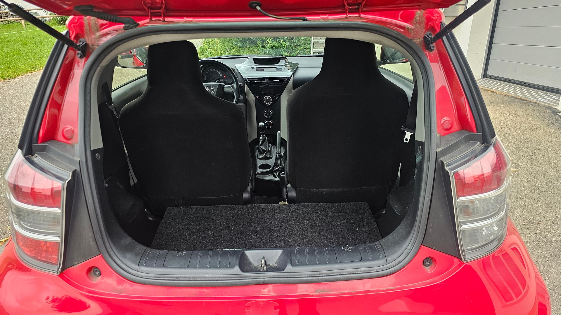 TOYOTA iQ 1.0 VVT-i Luna-image-6