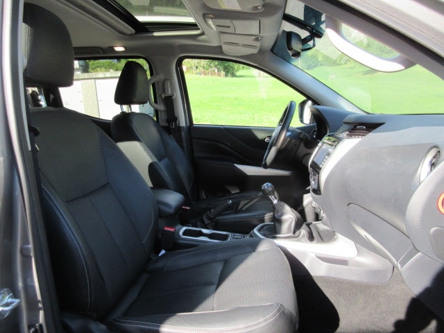 NISSAN Navara 2.3 dCi Double Cab Tekna-image-12