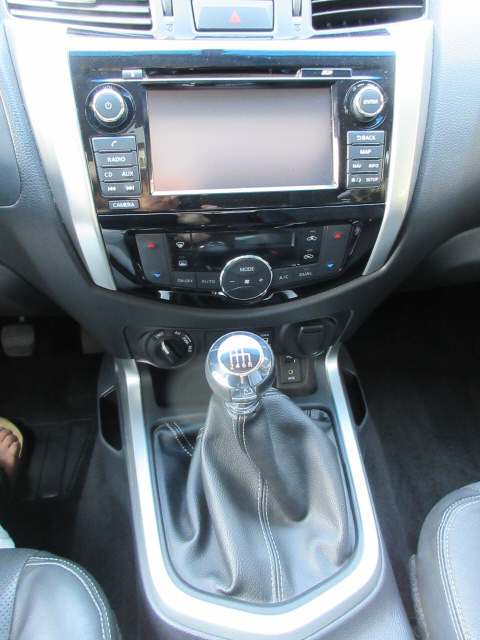 NISSAN Navara 2.3 dCi Double Cab Tekna-image-13