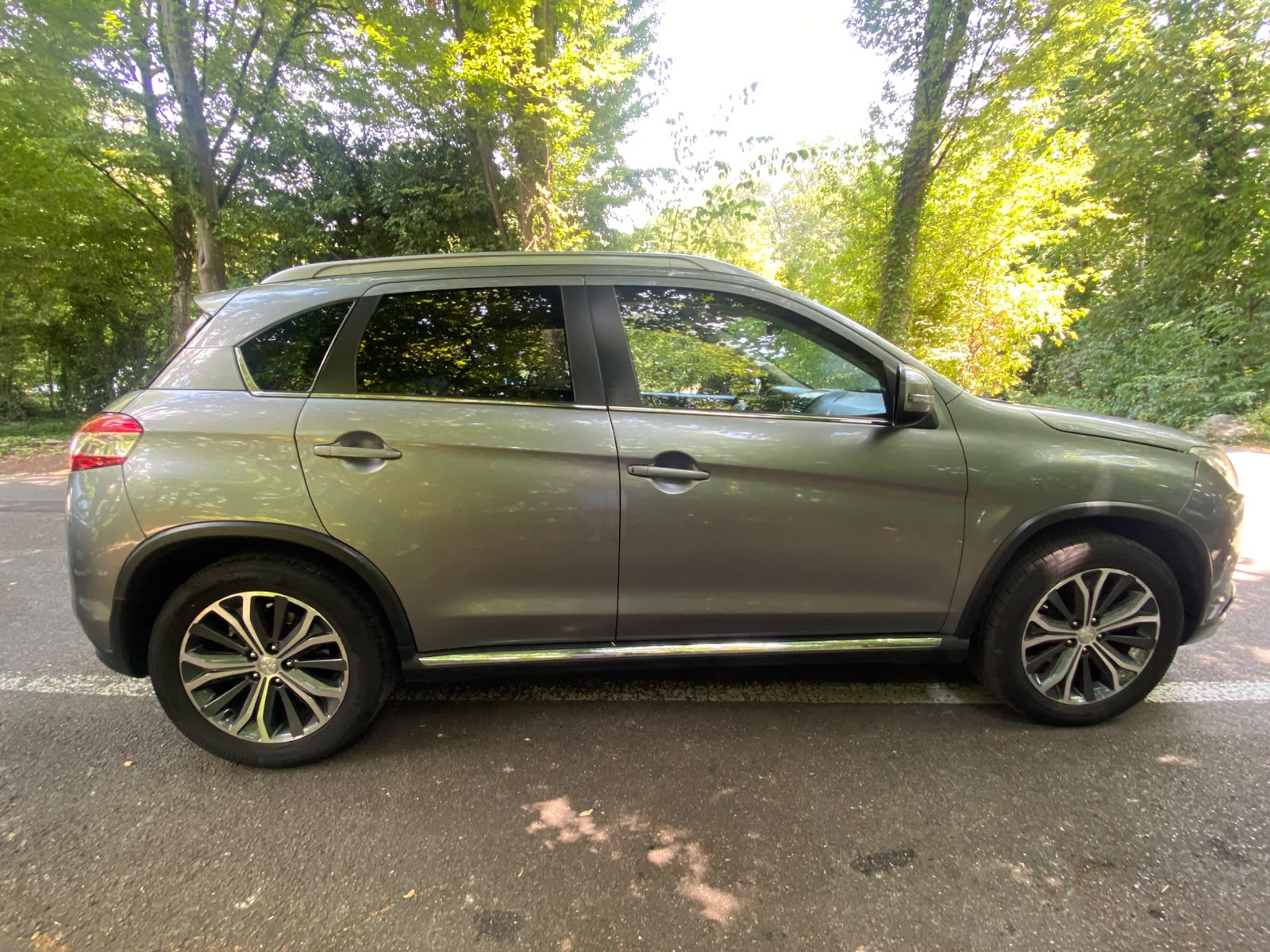 PEUGEOT 4008 1.8 HDi Allure 4WD-image-6