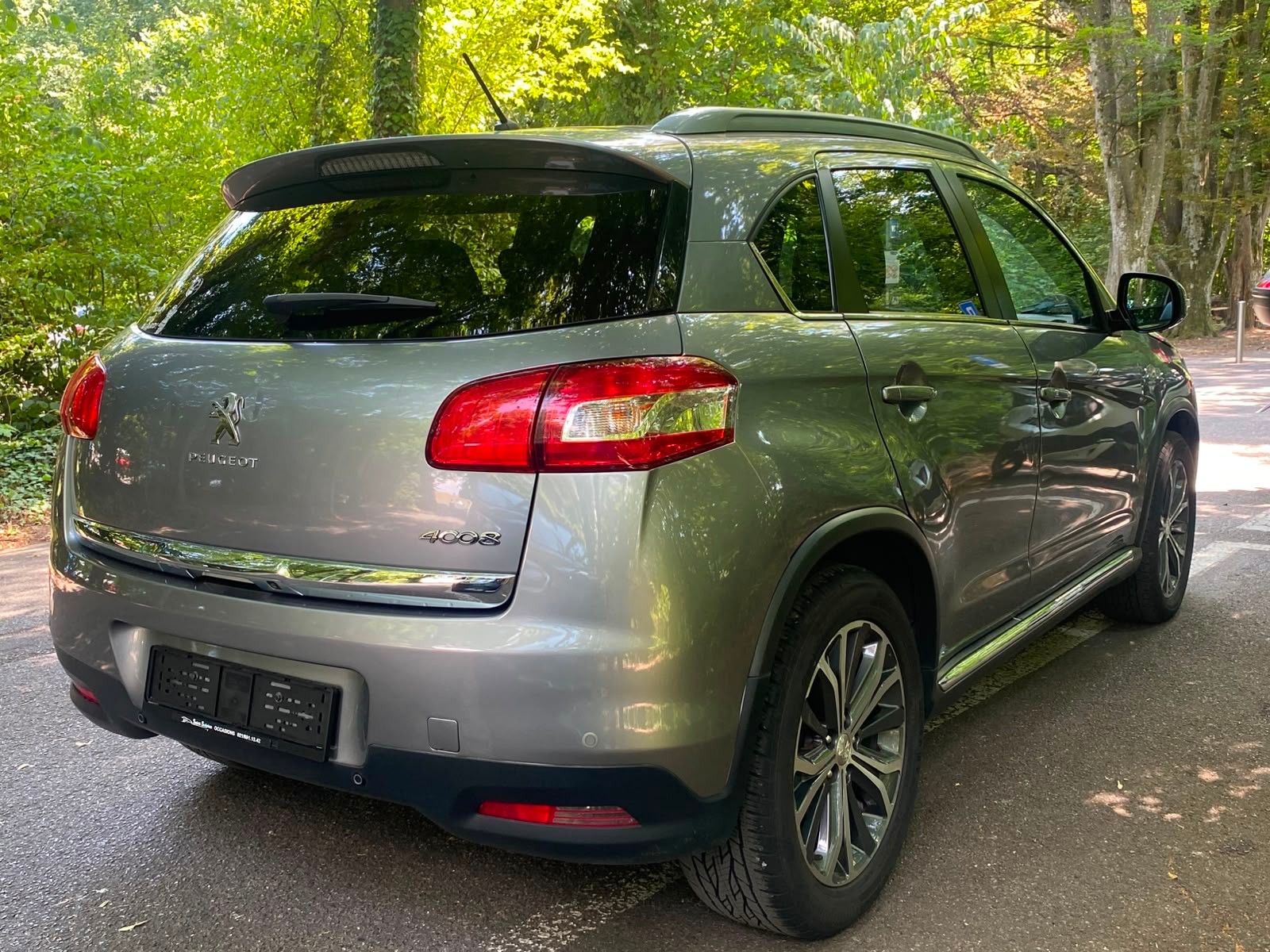 PEUGEOT 4008 1.8 HDi Allure 4WD-image-5