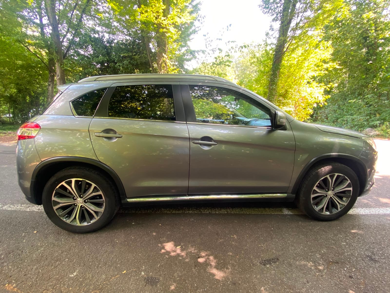PEUGEOT 4008 1.8 HDi Allure 4WD-image-7