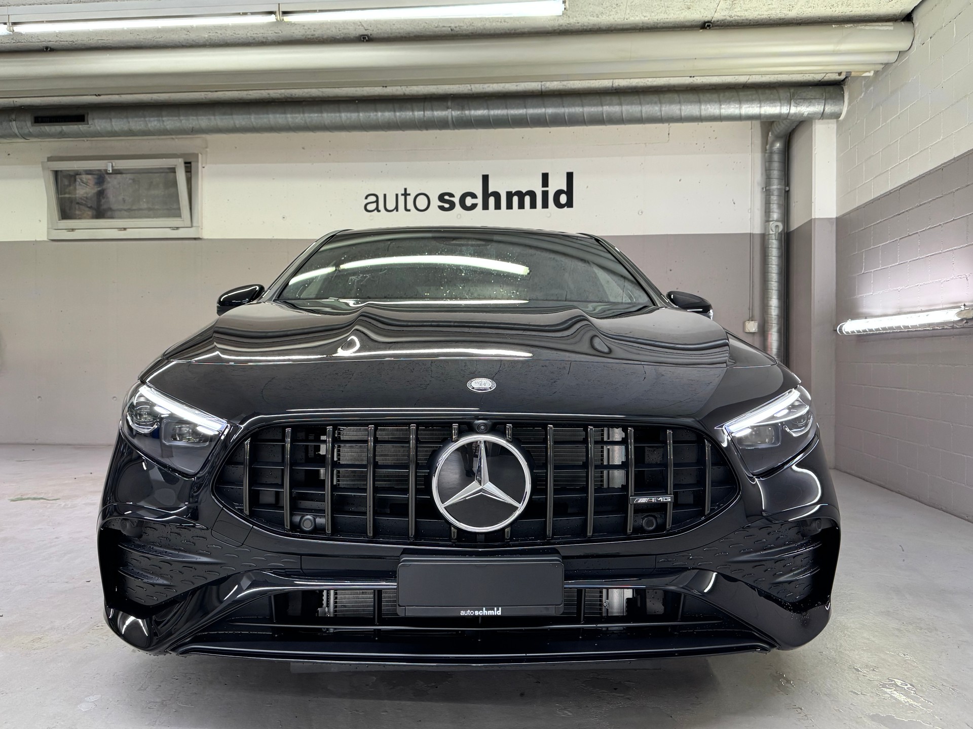 MERCEDES-BENZ A AMG 35 4Matic 8G-DCT-showroom-element-1