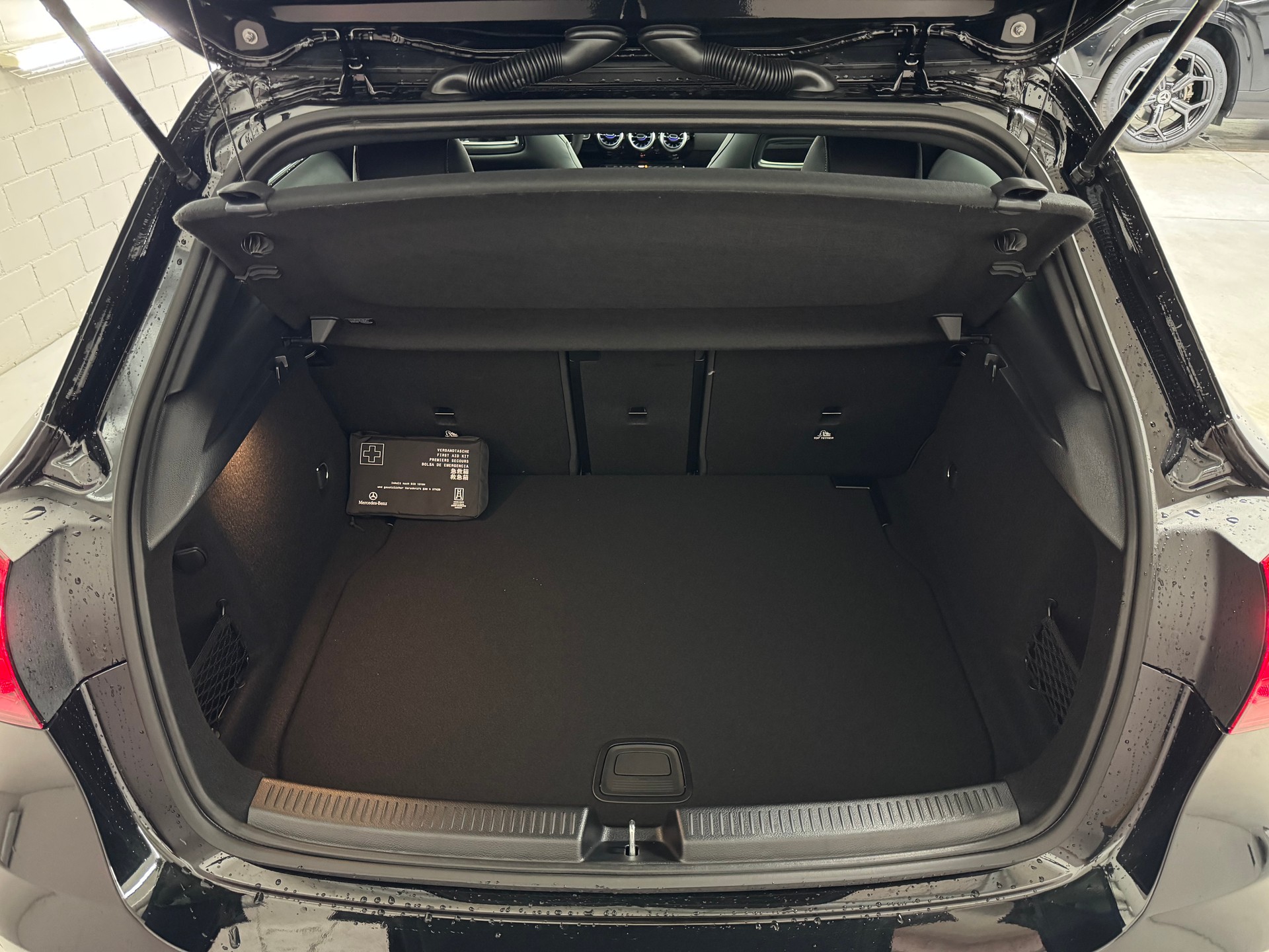 MERCEDES-BENZ A AMG 35 4Matic 8G-DCT-image-4