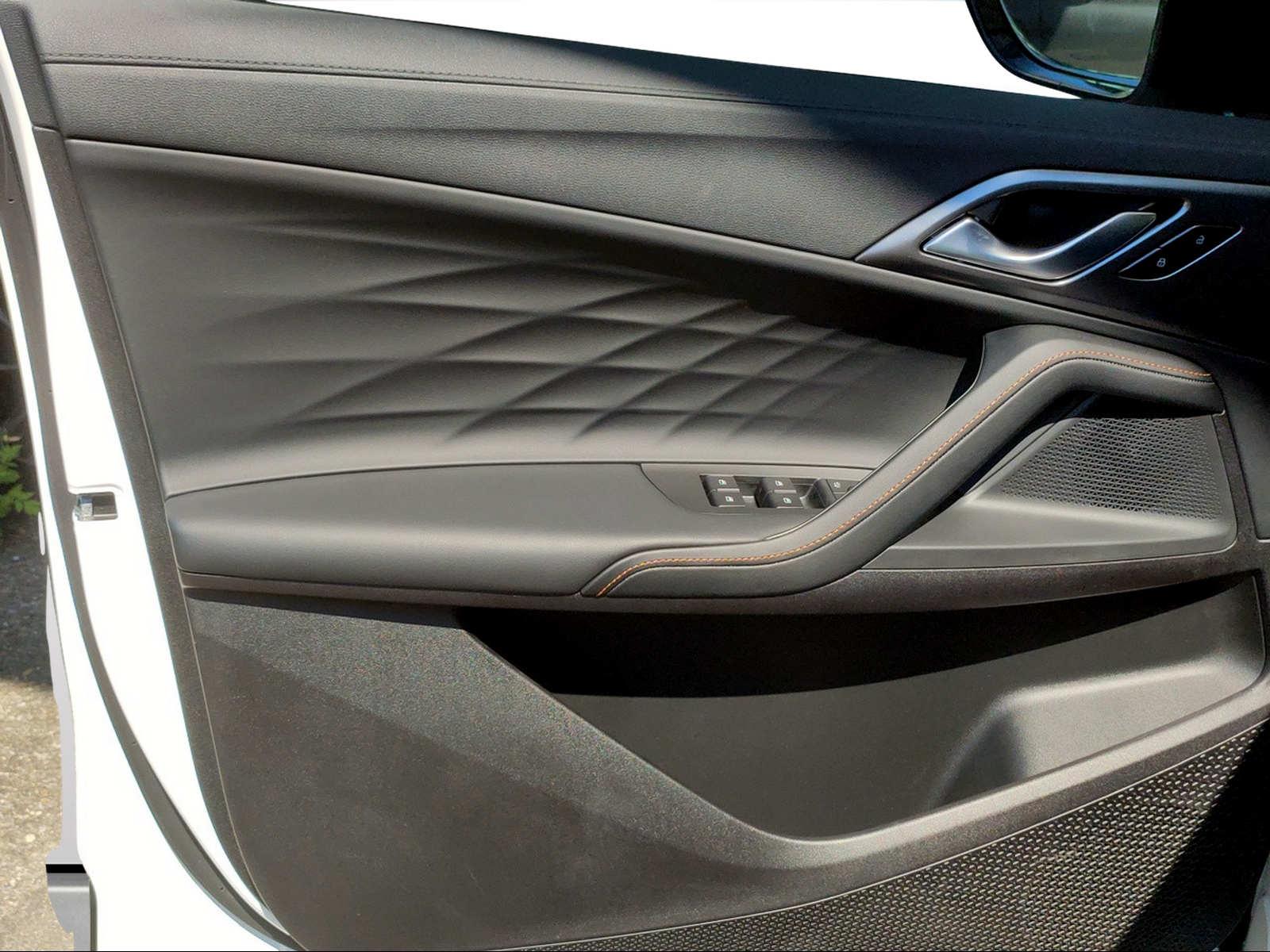 MG HS 1.5 Hybrid Luxury-image-6