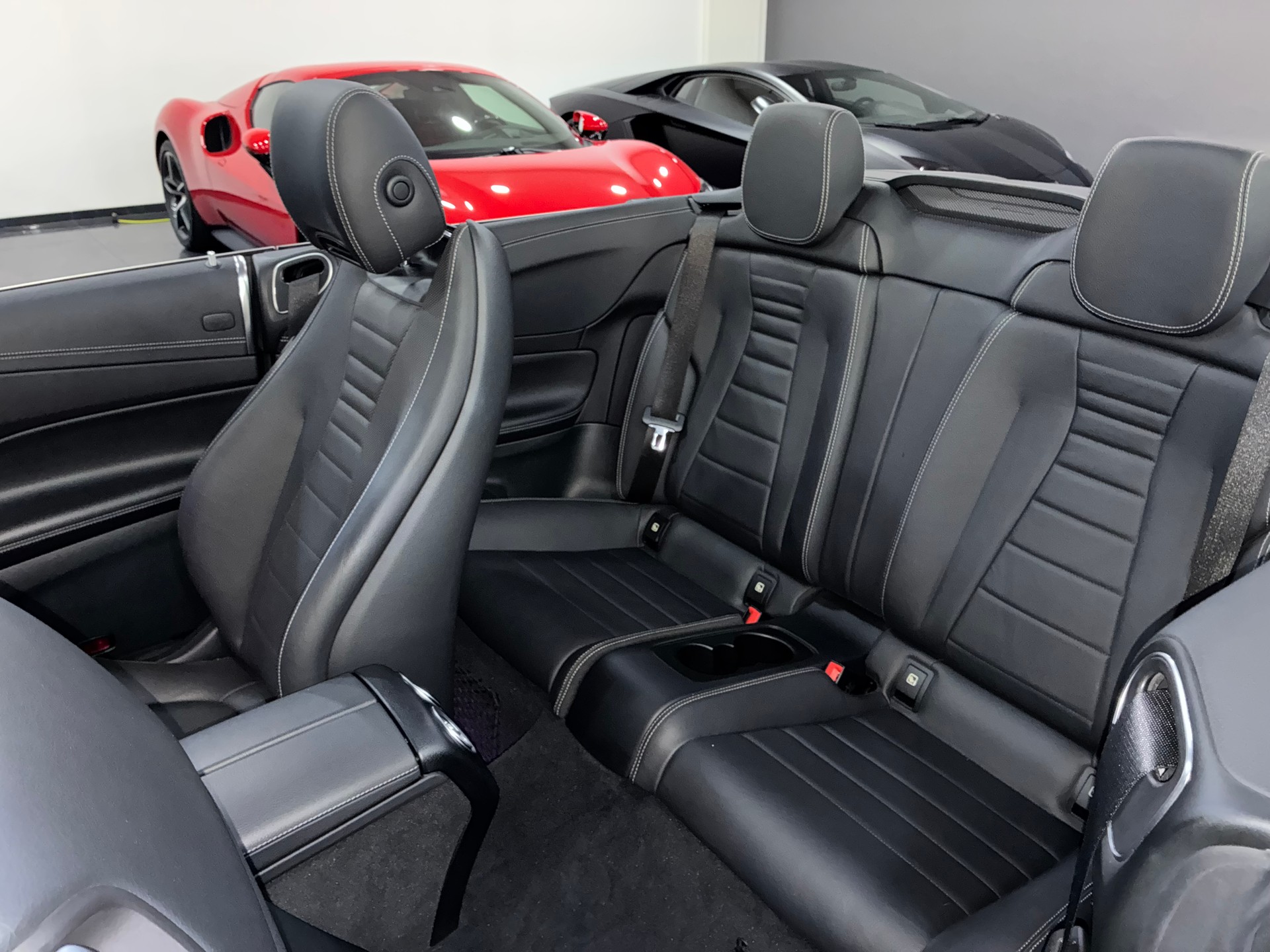 MERCEDES-BENZ E 200 Cabriolet AMG Line 4 Matic 9G-Tronic-image-12