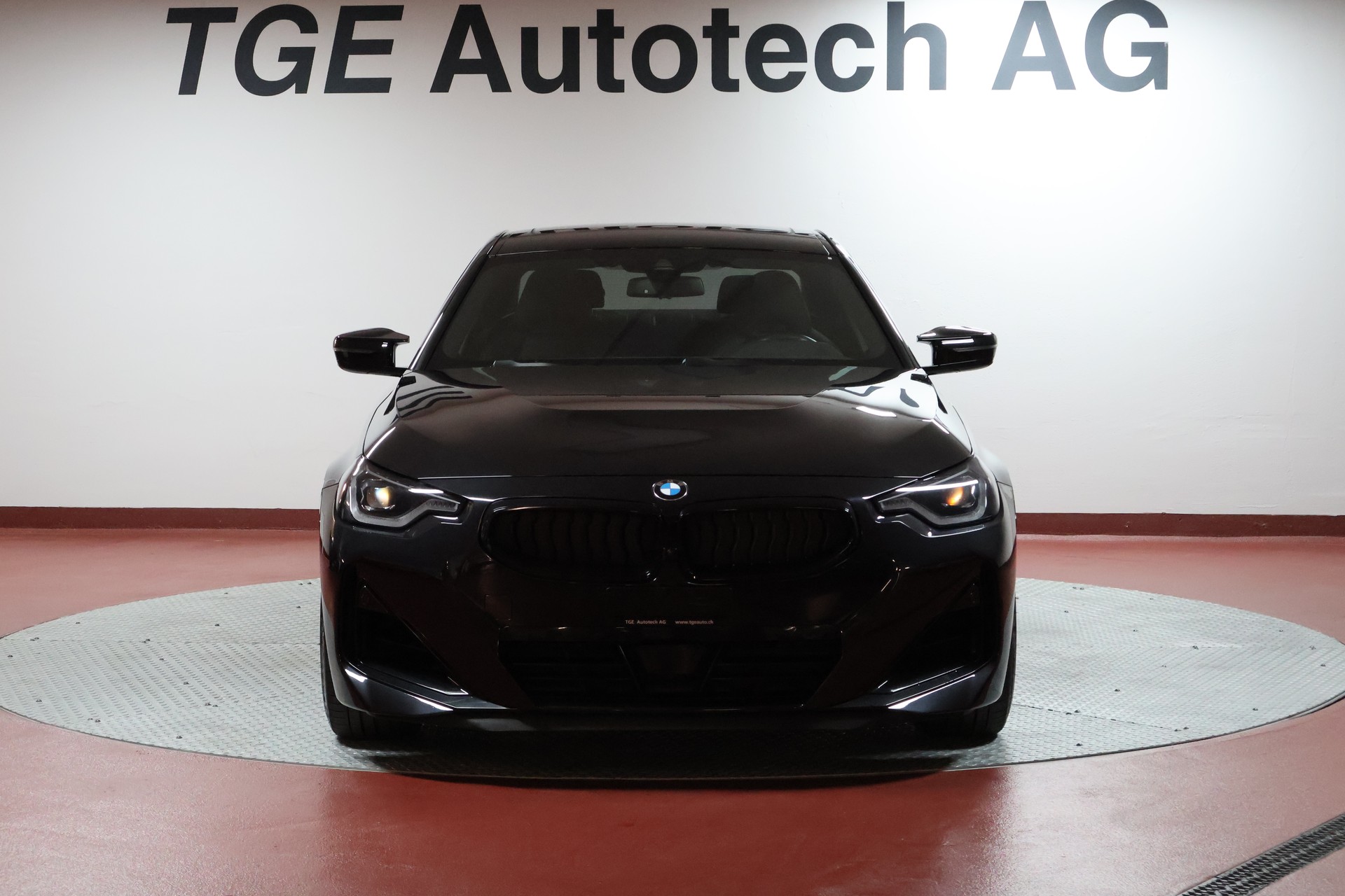 BMW M240i xDrive Steptronic-showroom-element-1