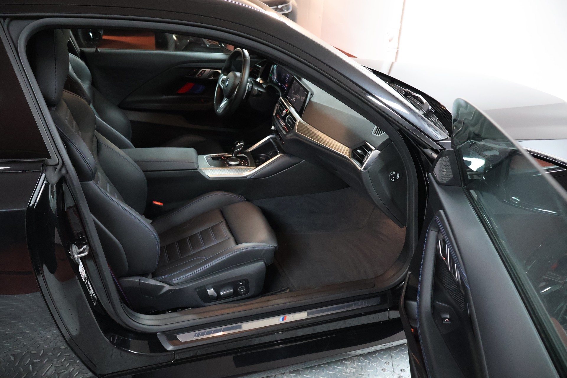 BMW M240i xDrive Steptronic-image-13