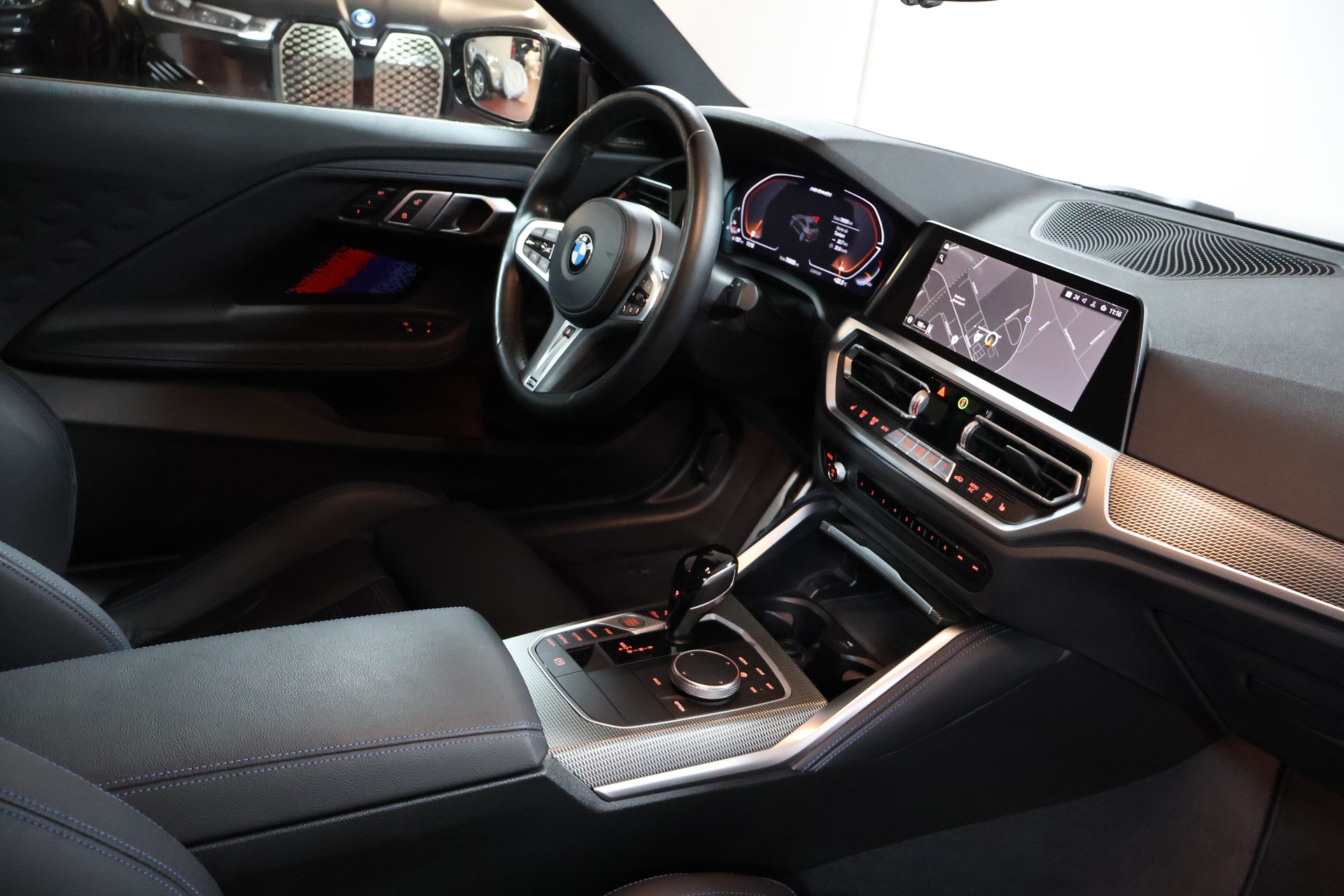 BMW M240i xDrive Steptronic-image-10