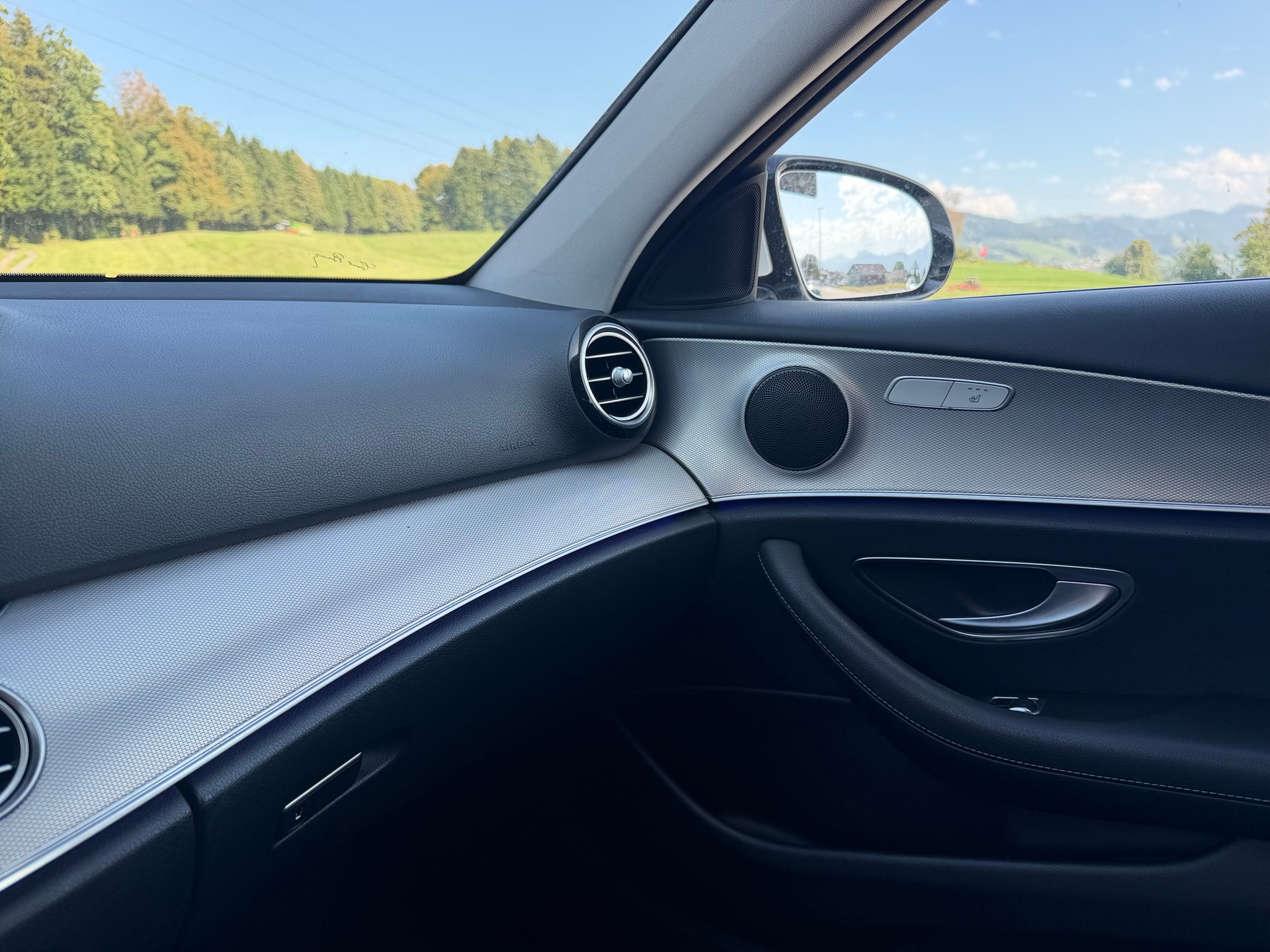 MERCEDES-BENZ E 220 d Avantgarde 9G-Tronic-image-11