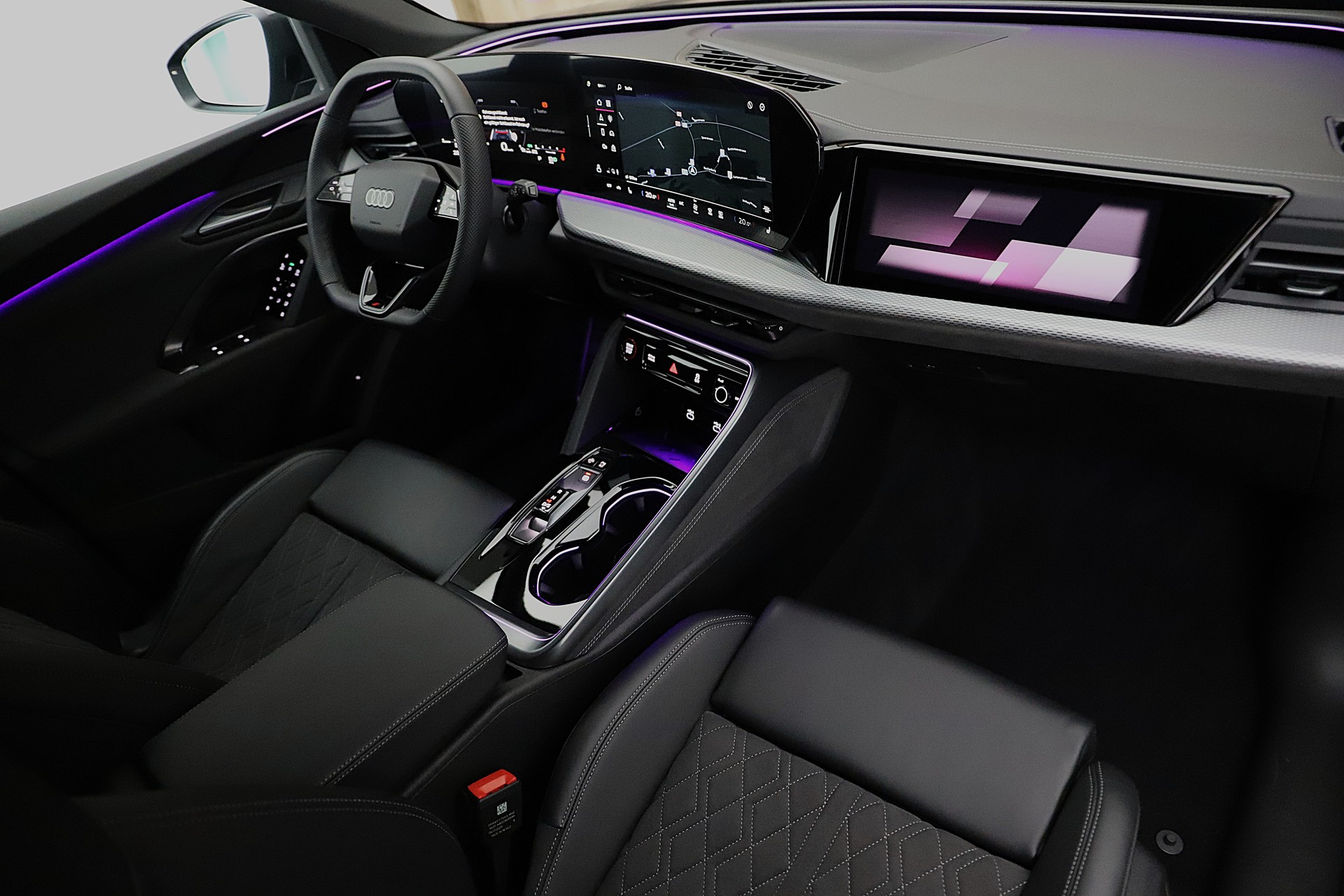AUDI Q5 Sportback TFSI quattro S-tronic S-Line Interieur + Exterieur Edition One Paket-image-6