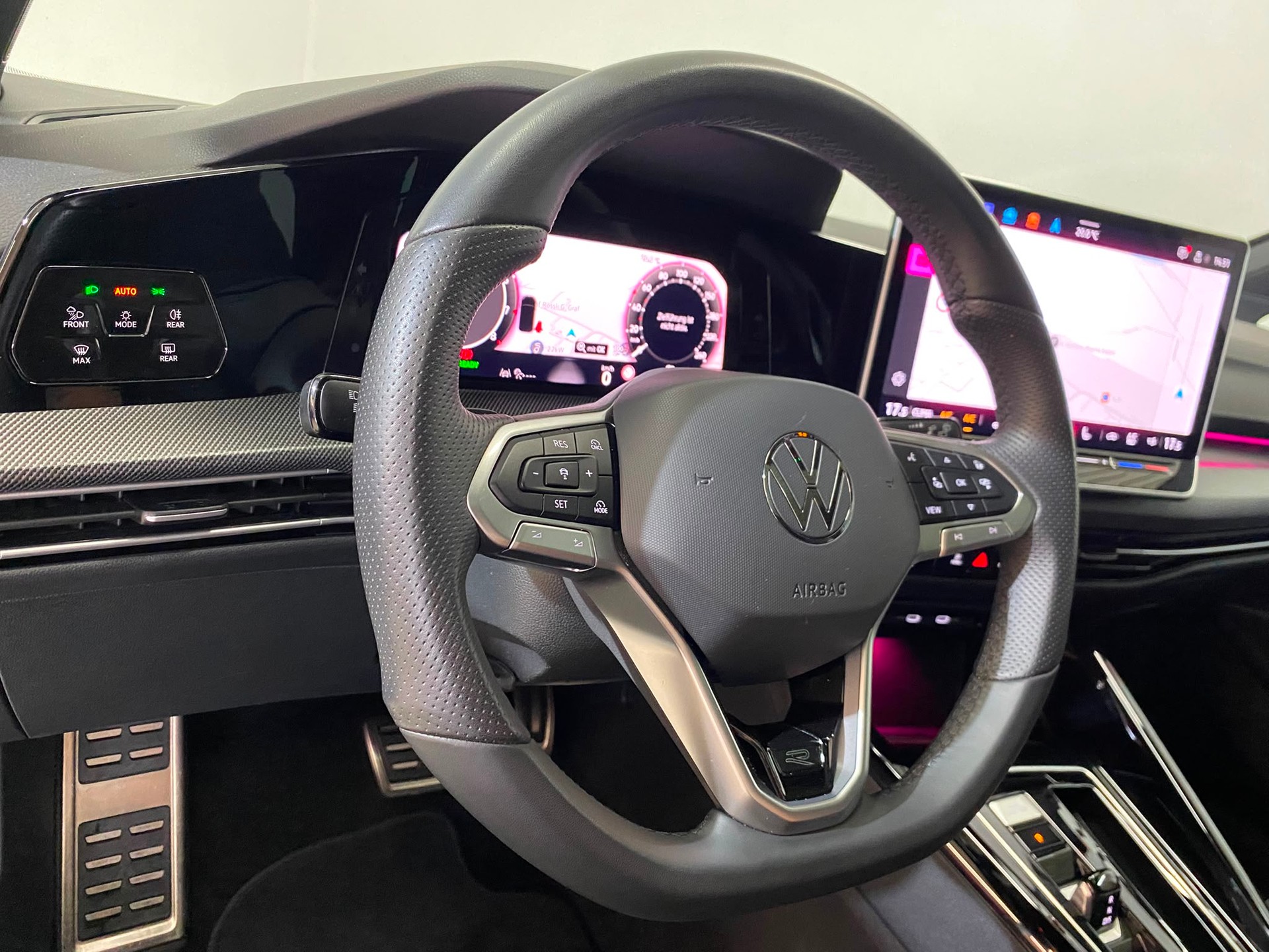 VW Golf 1.5 e TSI mHEV R-Line DSG-image-5