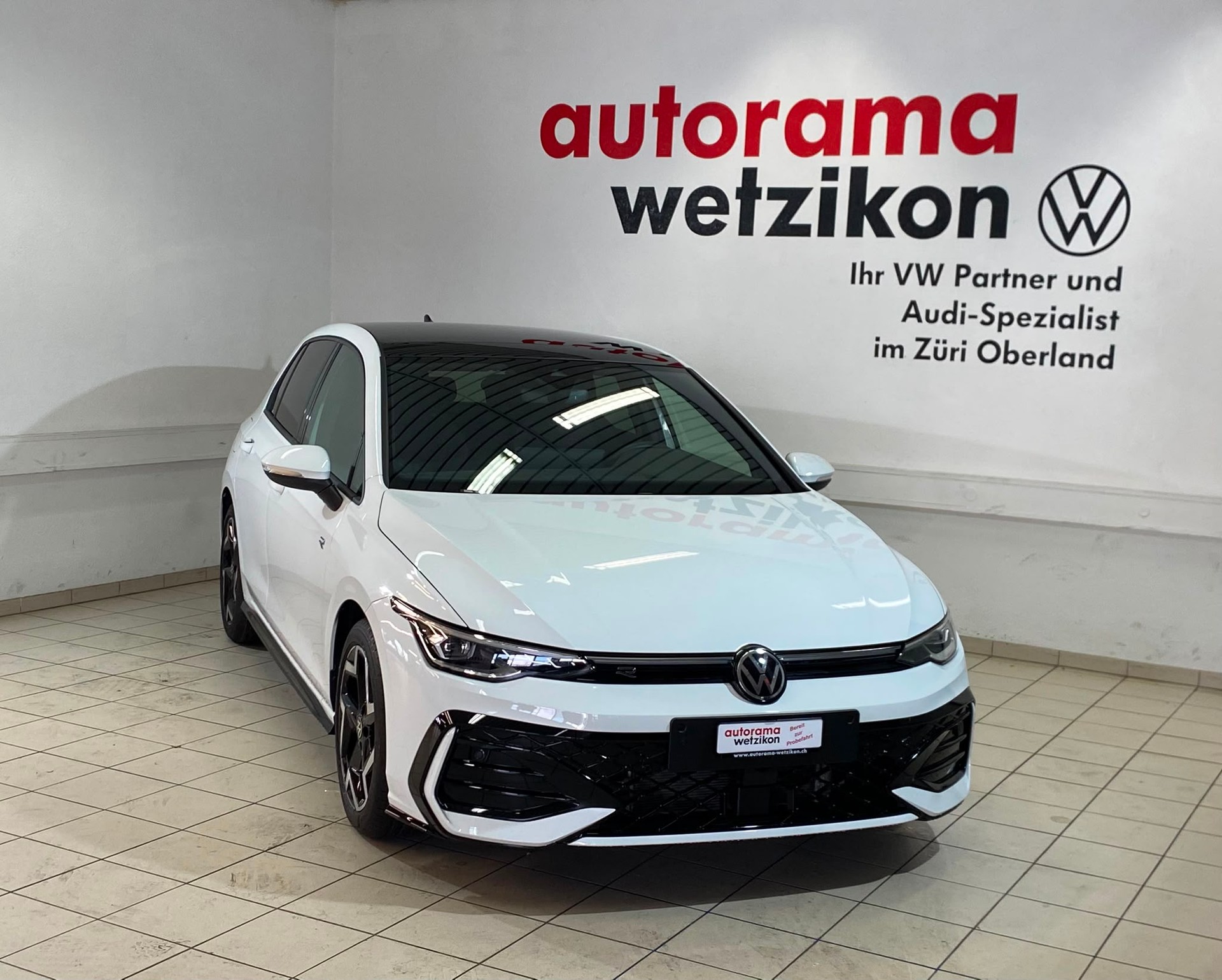 VW Golf 1.5 e TSI mHEV R-Line DSG-showroom-element-1