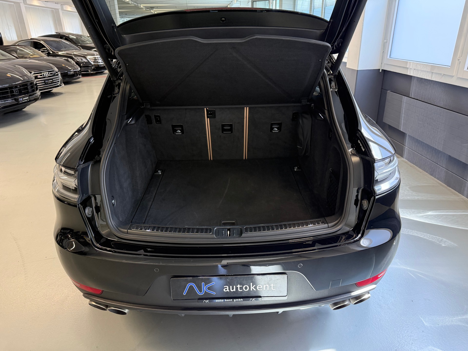 PORSCHE Macan S PDK-image-5