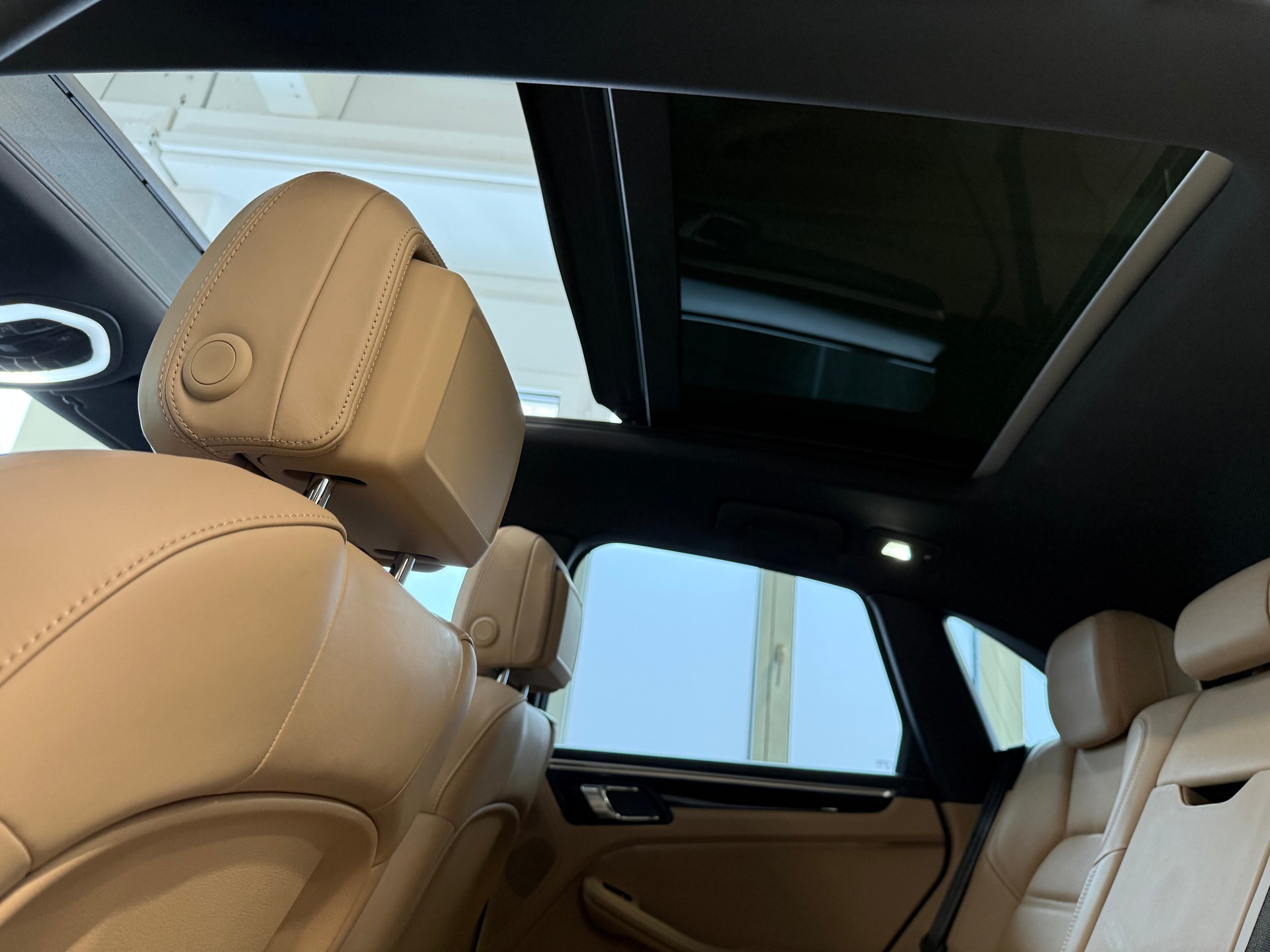 PORSCHE Macan S PDK-image-21