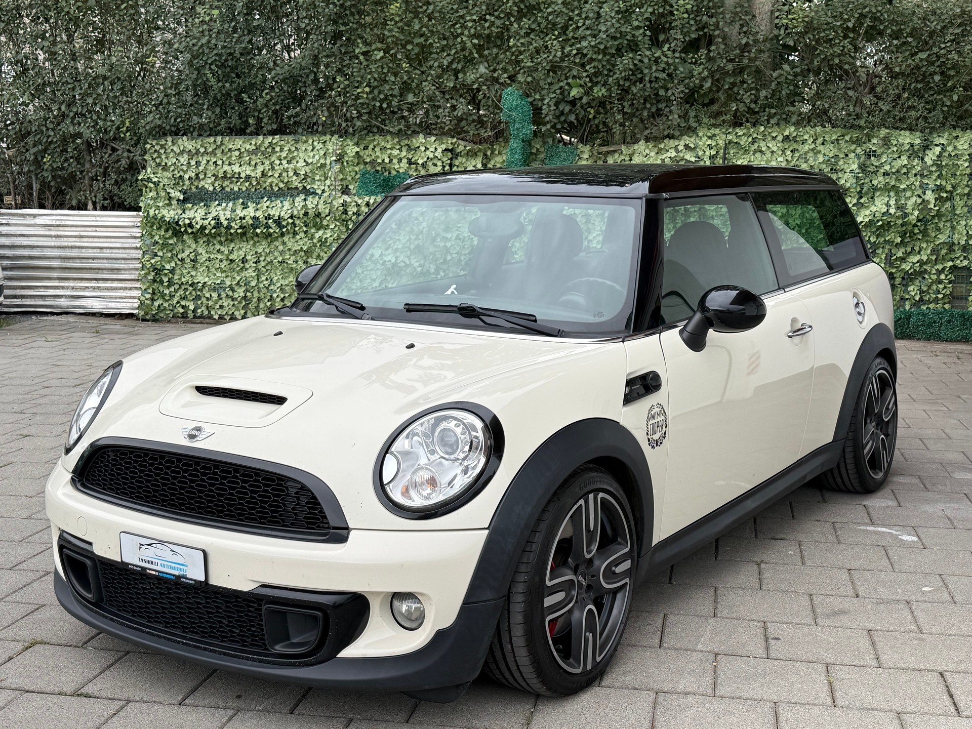 MINI Mini Cooper Clubman JCW-showroom-element-3