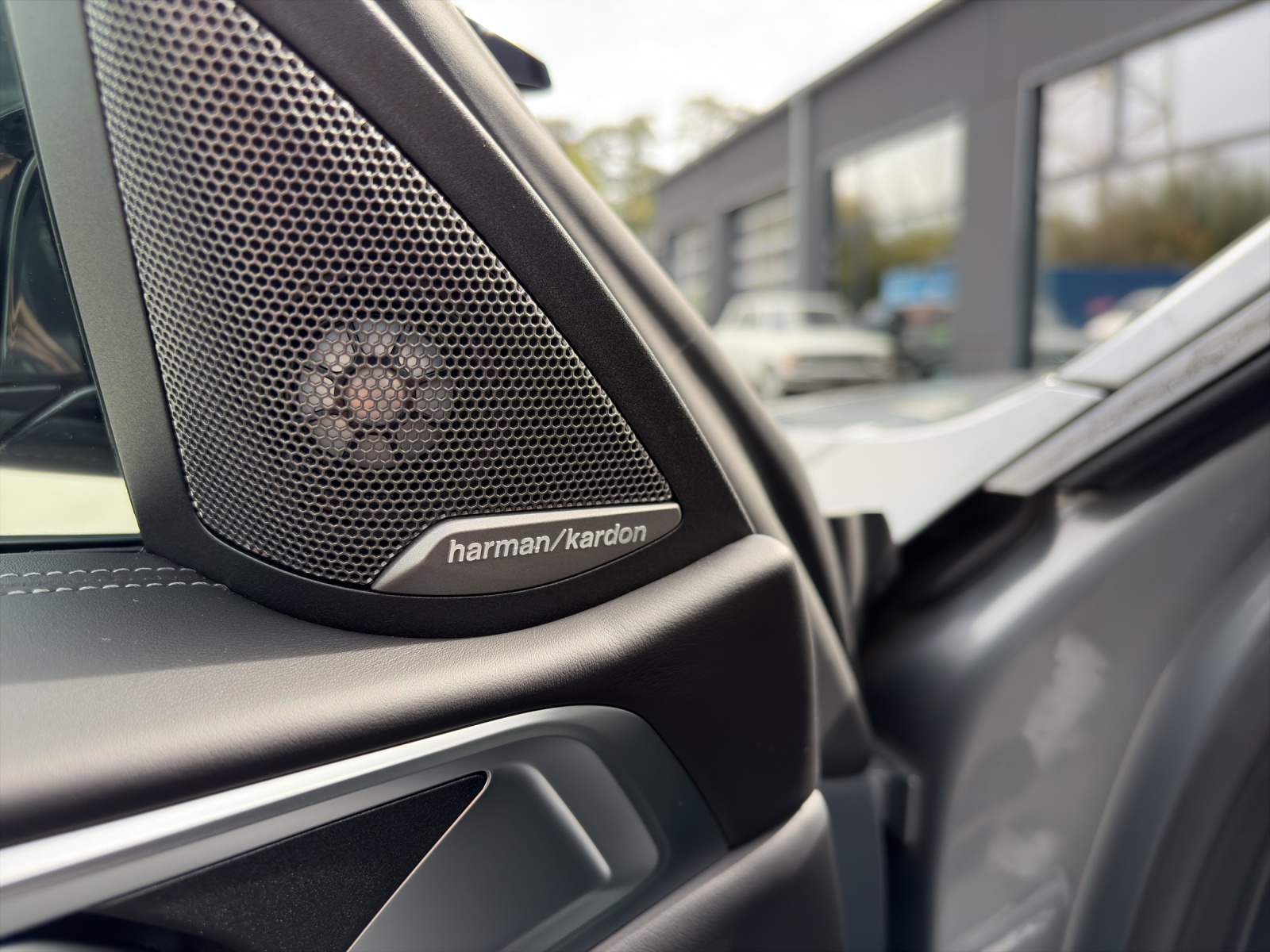 BMW M4 Coupé Competition M xDrive-image-16