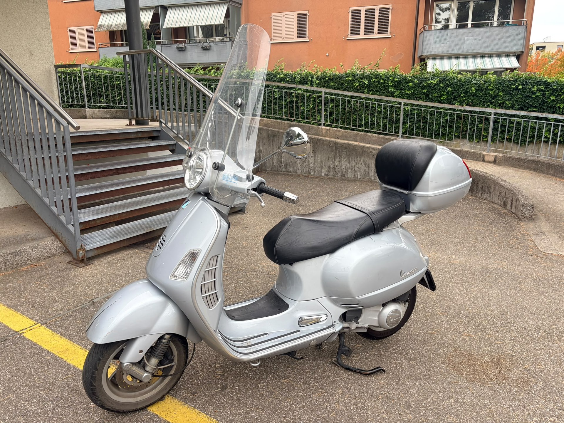 PIAGGIO Vespa 125 GTS-image-3