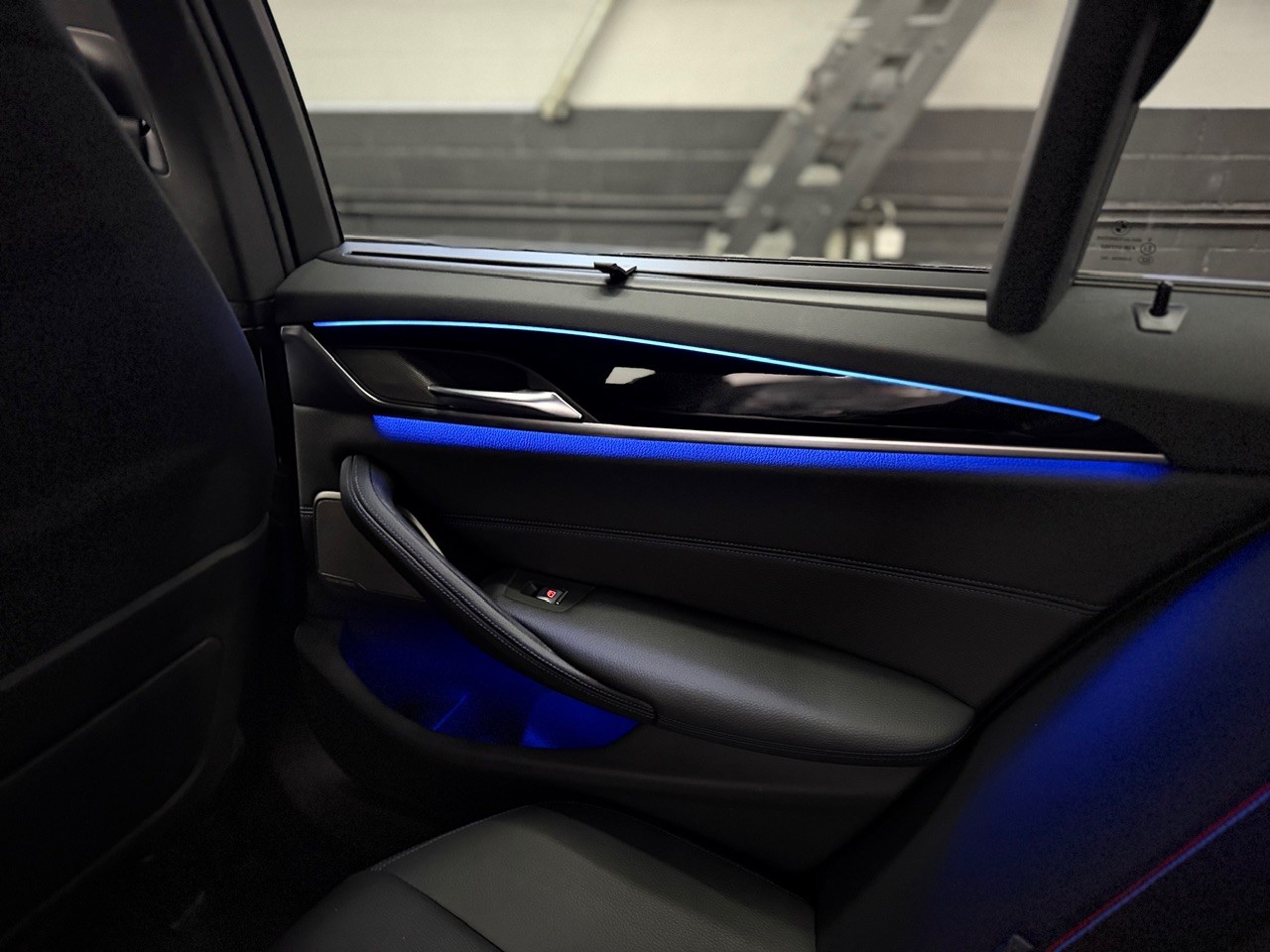 BMW M550i xDrive M Sport Pro Steptronic | Champagnerlack Sonderlackierung | Head-Up | M-Sportsitze | Laser | Harman/Kardon / AHK 2T-image-20