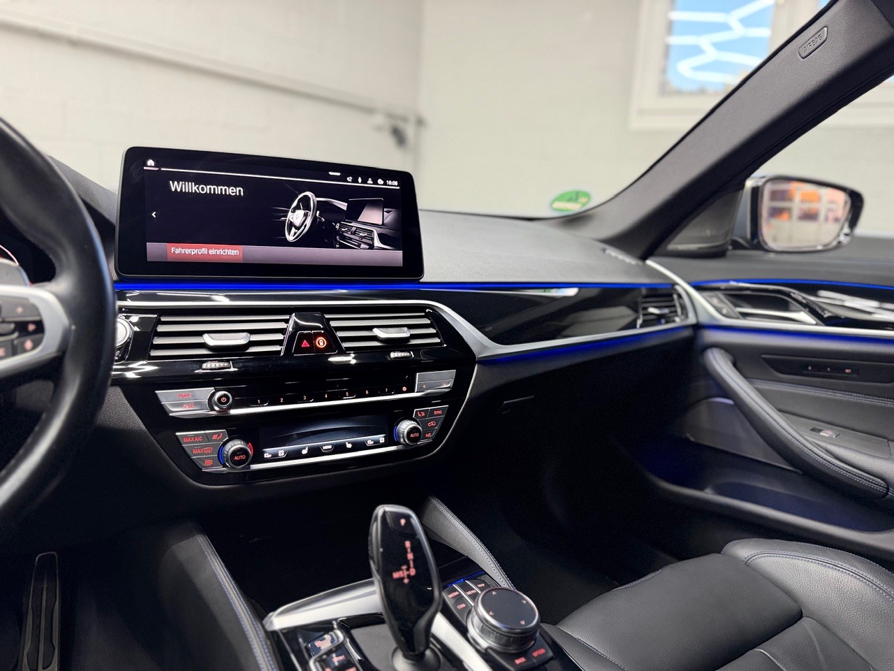 BMW M550i xDrive M Sport Pro Steptronic | Champagnerlack Sonderlackierung | Head-Up | M-Sportsitze | Laser | Harman/Kardon / AHK 2T-image-19