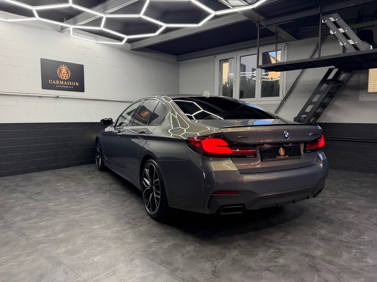 BMW M550i xDrive M Sport Pro Steptronic | Champagnerlack Sonderlackierung | Head-Up | M-Sportsitze | Laser | Harman/Kardon / AHK 2T-image-5
