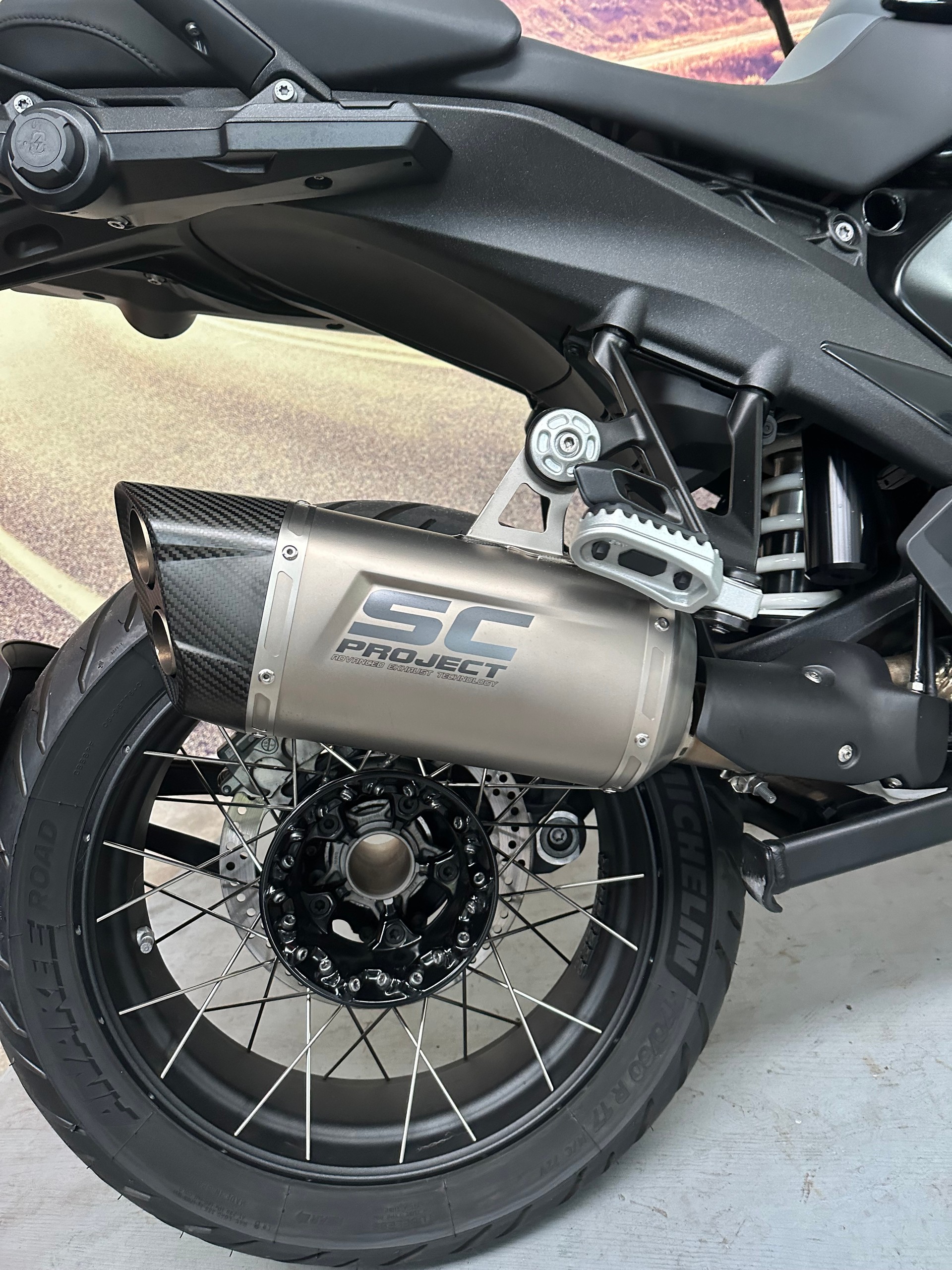 BMW R 1300 GS mit SC Project ASA-image-8