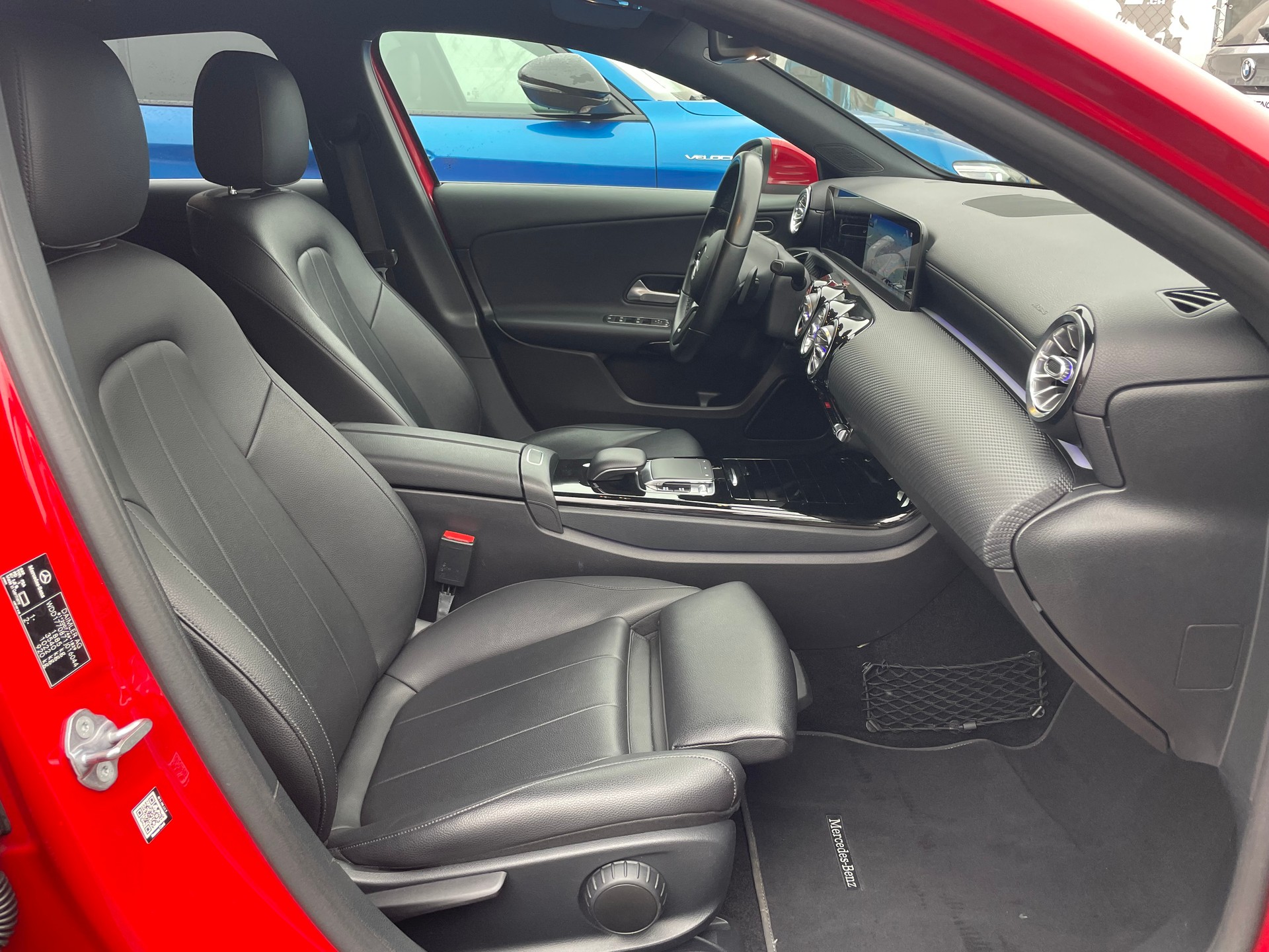 MERCEDES-BENZ A 200 Style 7G-DCT-image-8