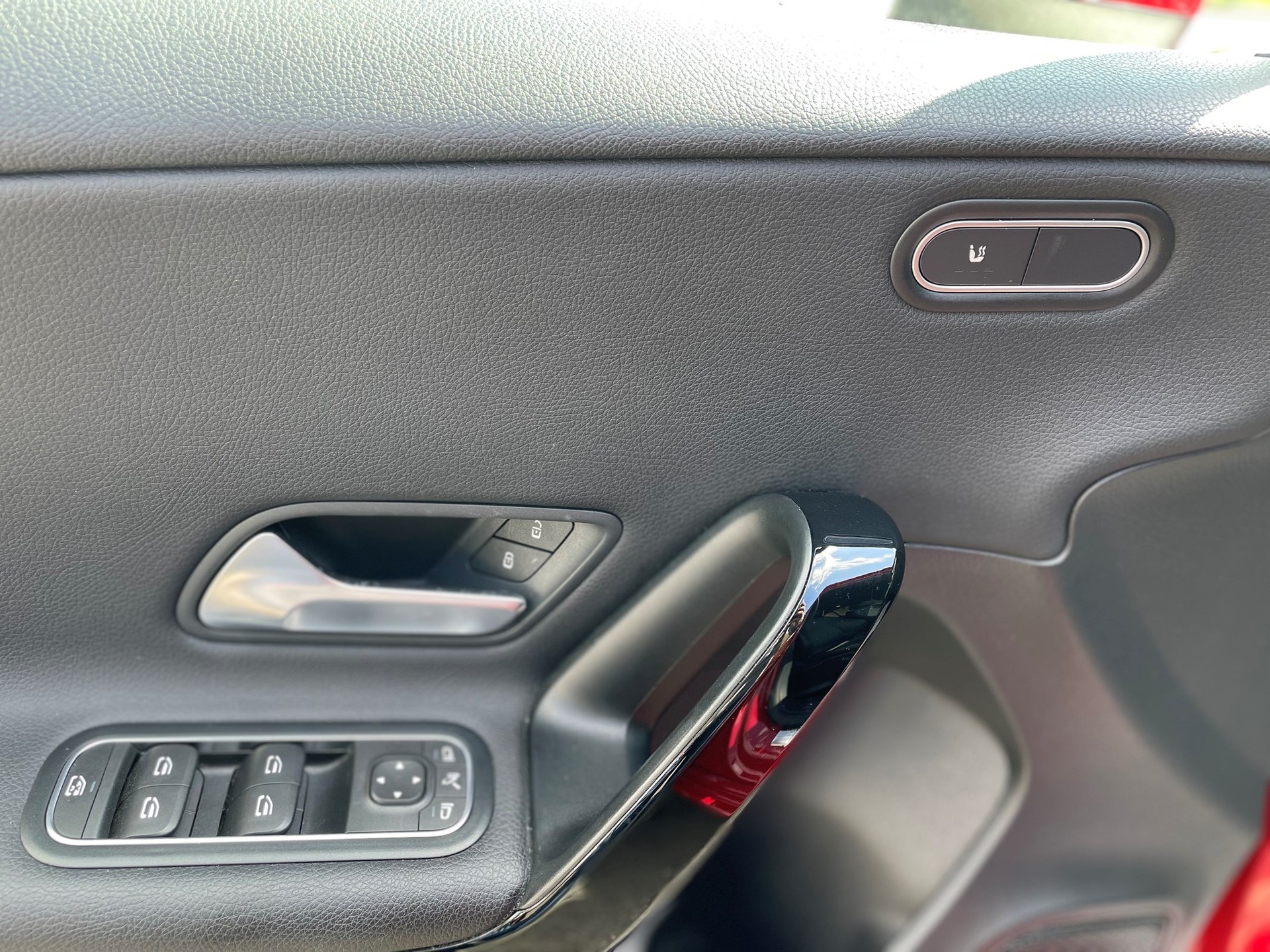 MERCEDES-BENZ A 200 Style 7G-DCT-image-13