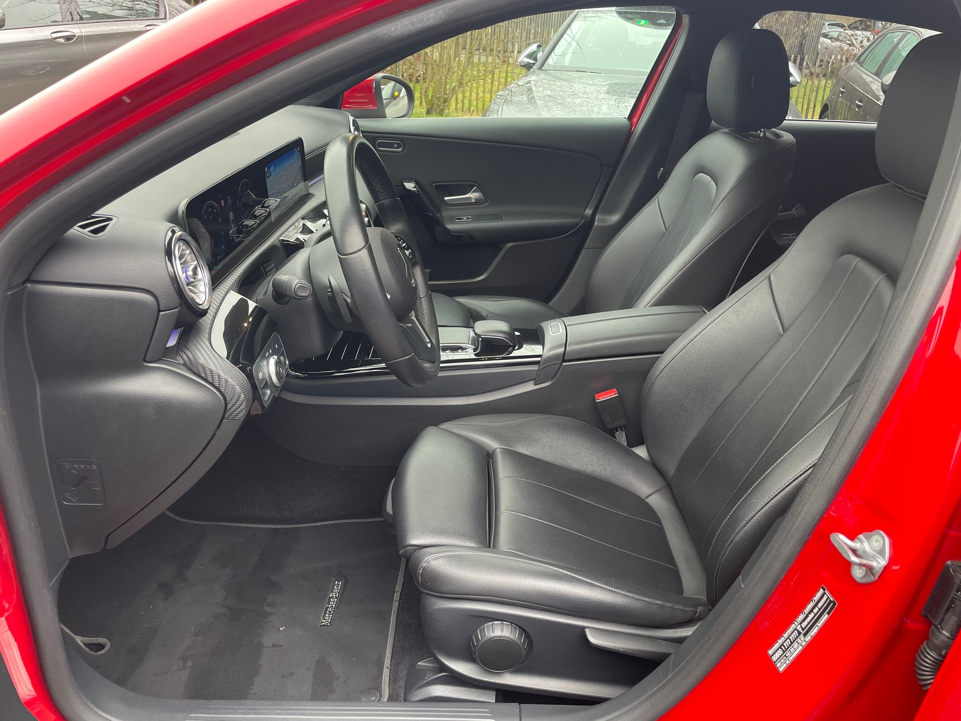 MERCEDES-BENZ A 200 Style 7G-DCT-image-6