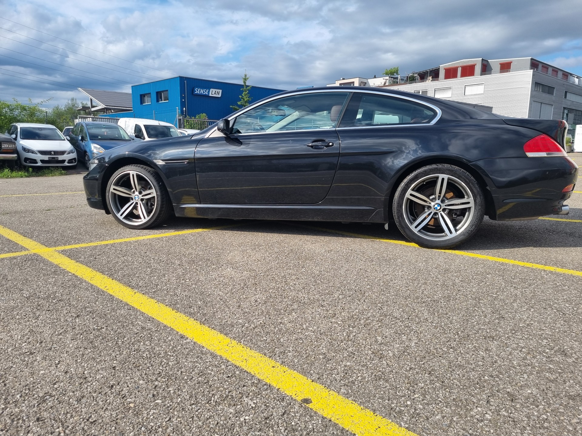 BMW 630i-image-4