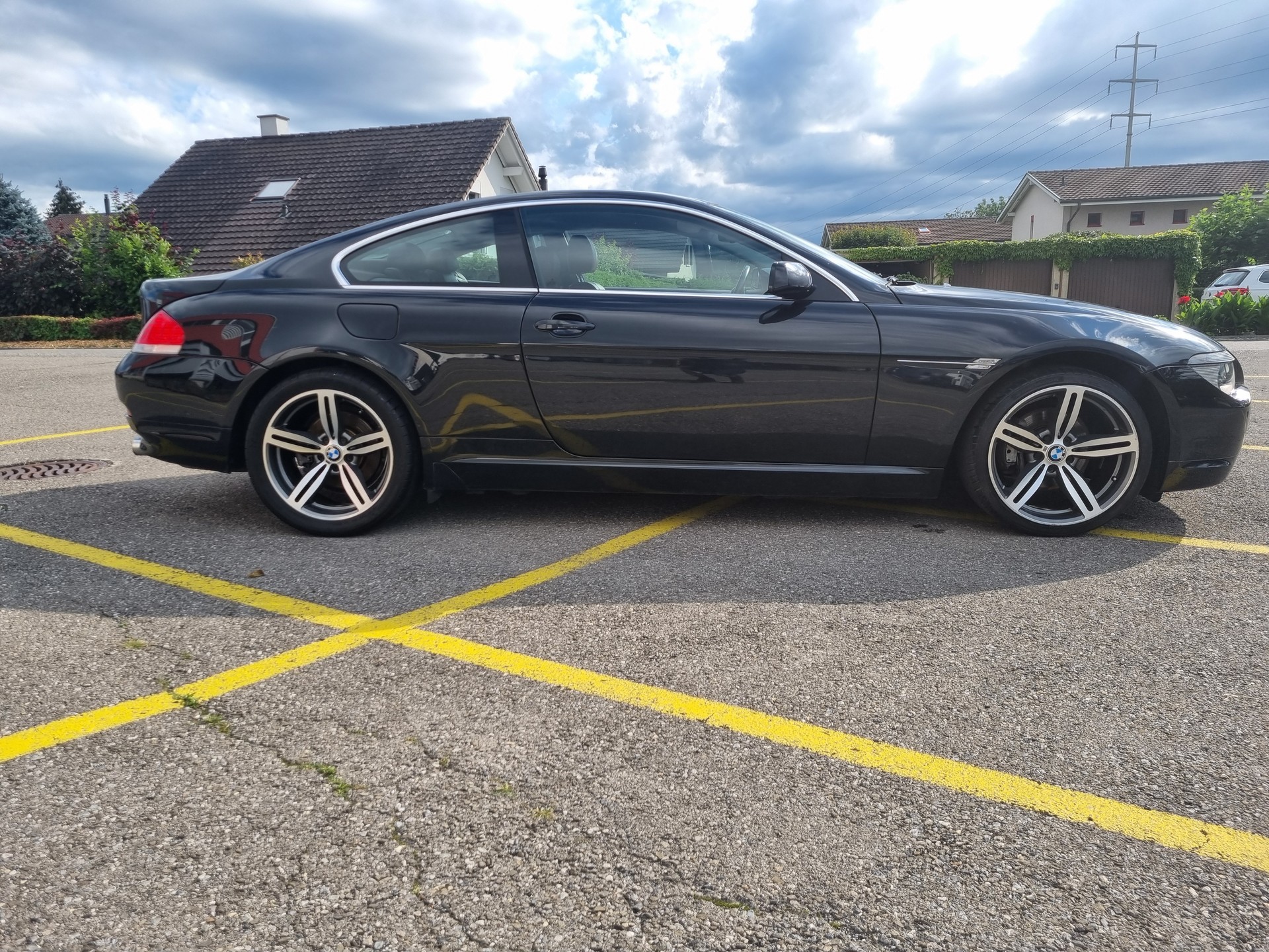 BMW 630i-image-8