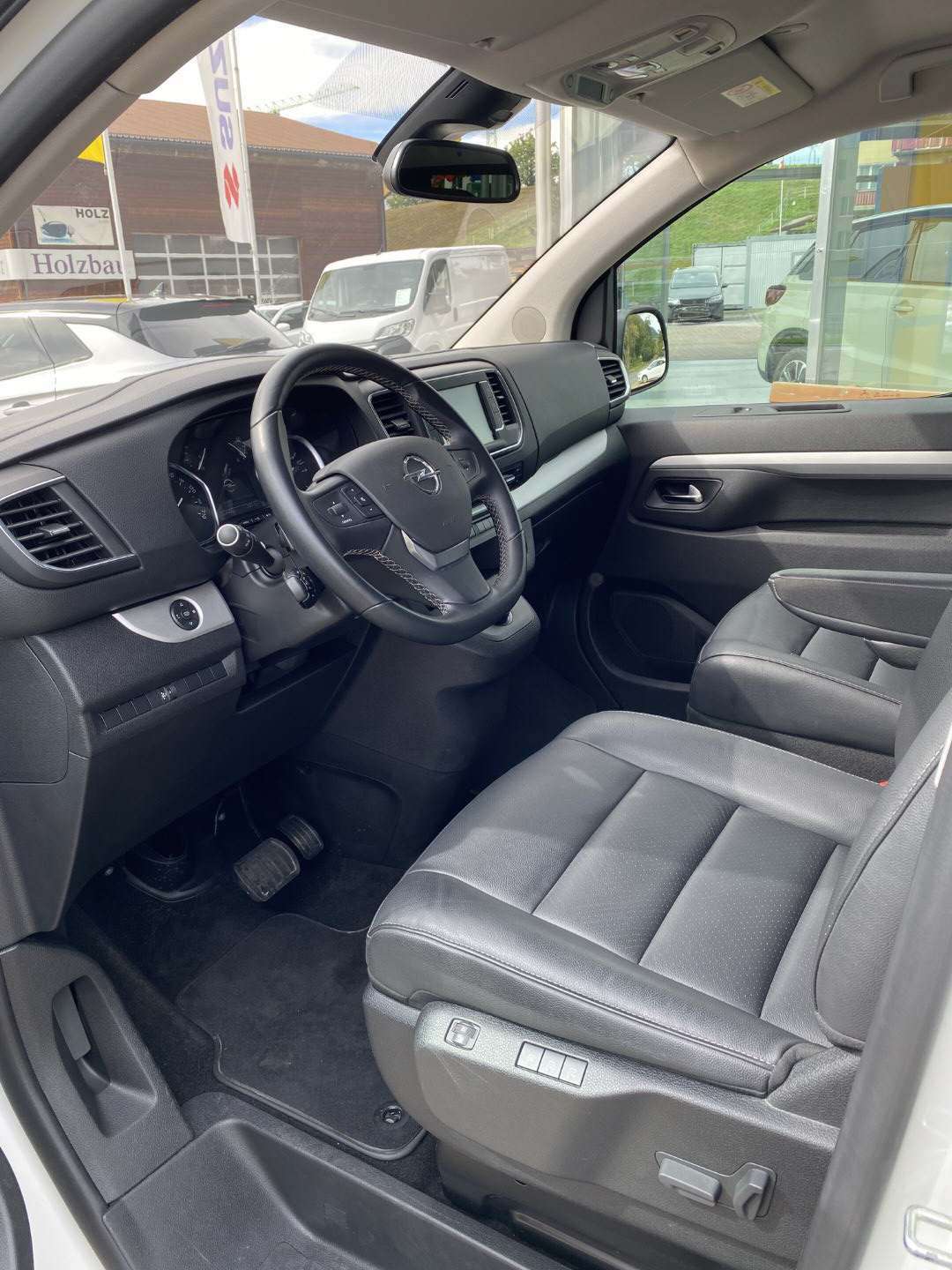 OPEL Zafira Life M 2.0 CDTI 177 Business Elegance S/S-image-4