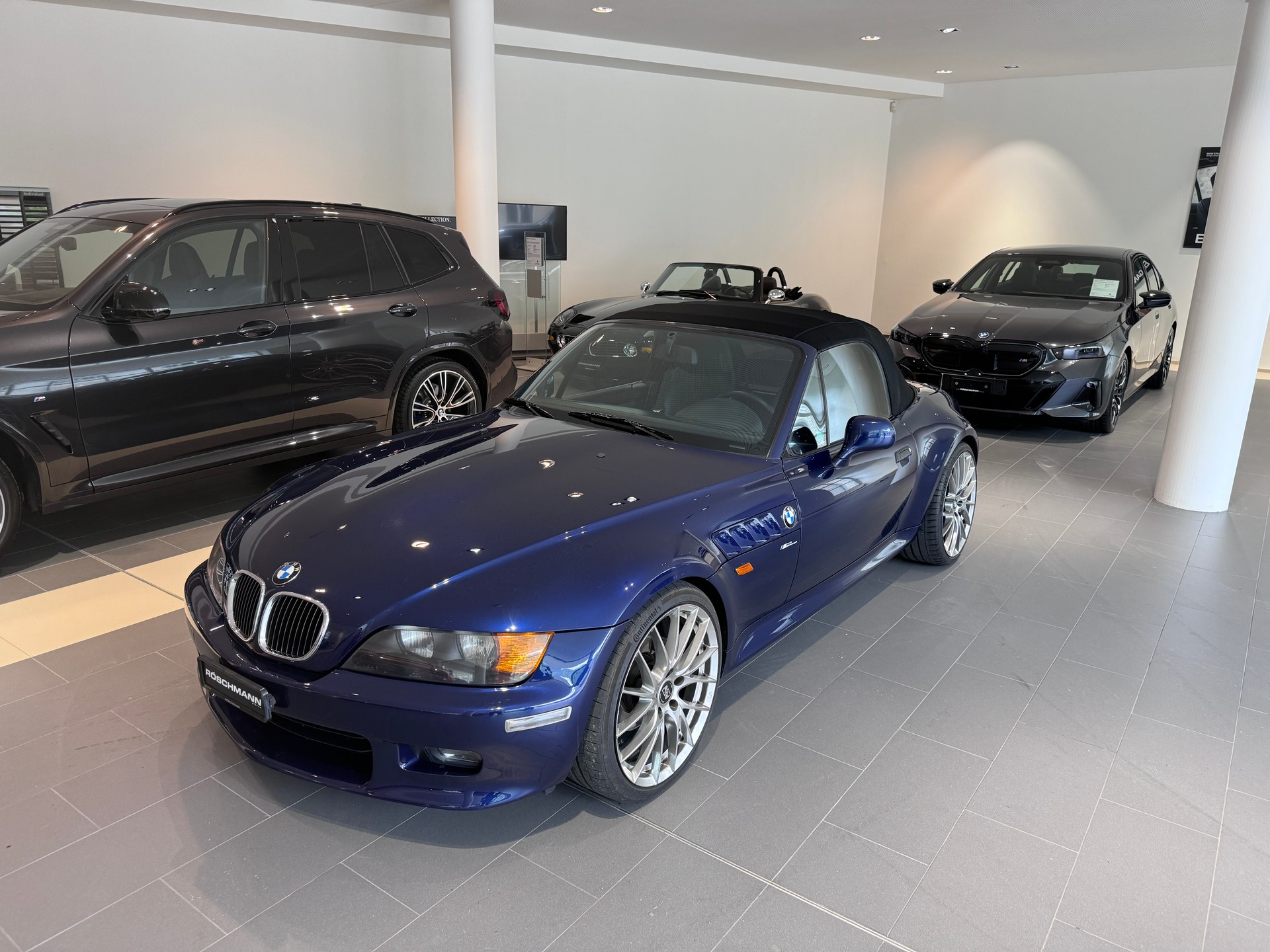 BMW Z3 2.8i Roadster-showroom-element-1