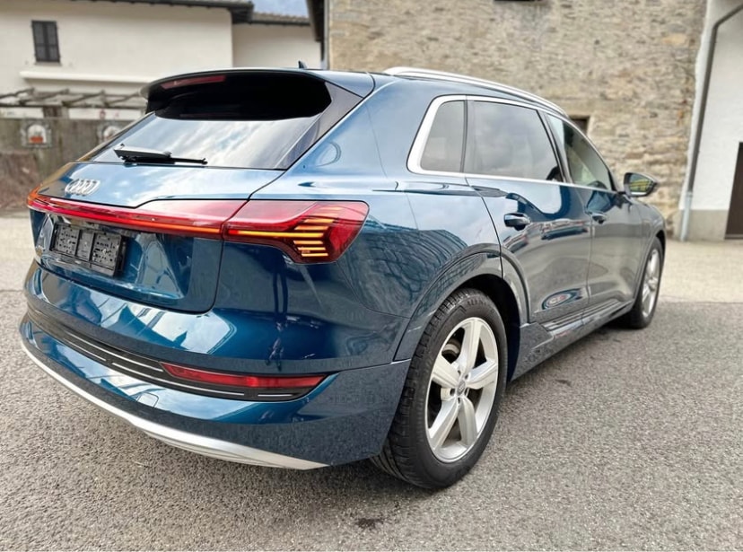 AUDI e-tron 55 quattro-image-3