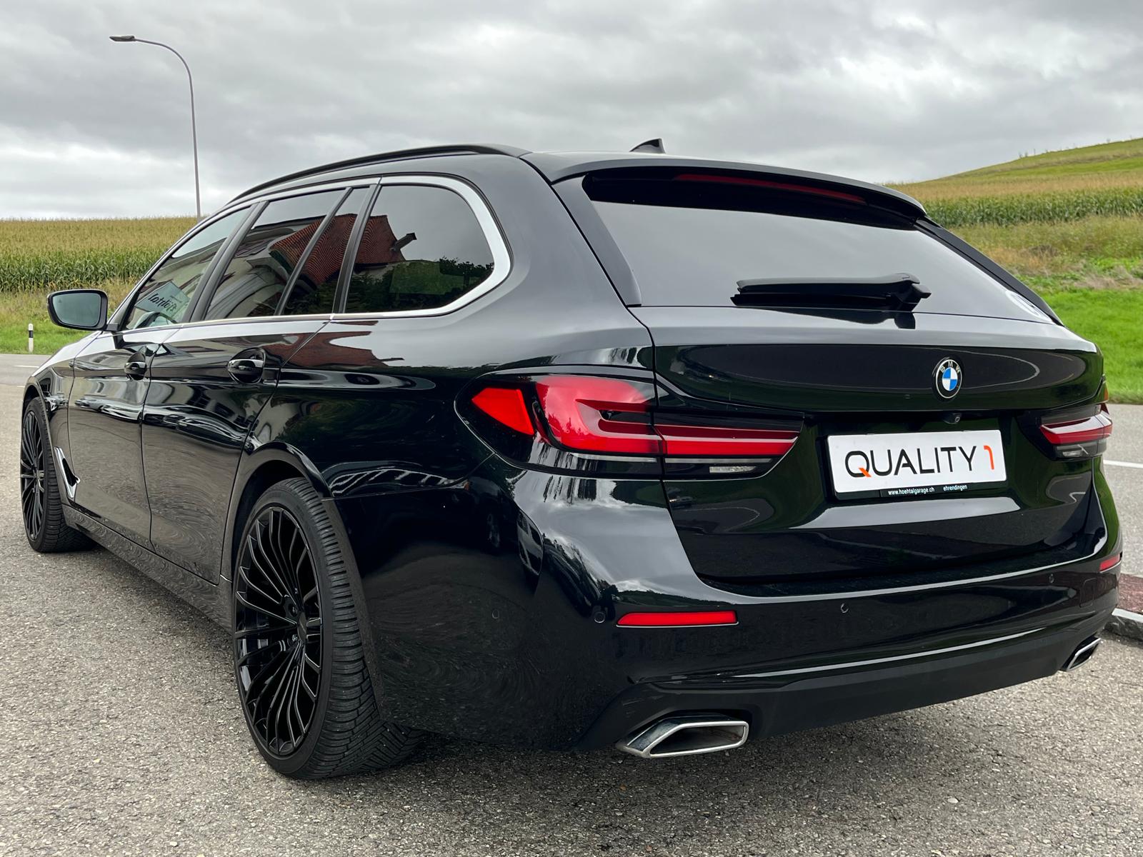 BMW 520d xDrive 48V Touring Steptronic-showroom-element-3