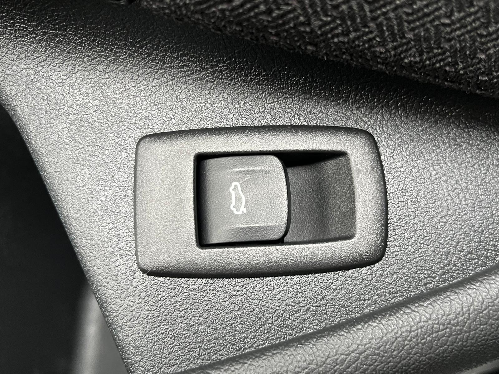 BMW 520d xDrive 48V Touring Steptronic-image-11